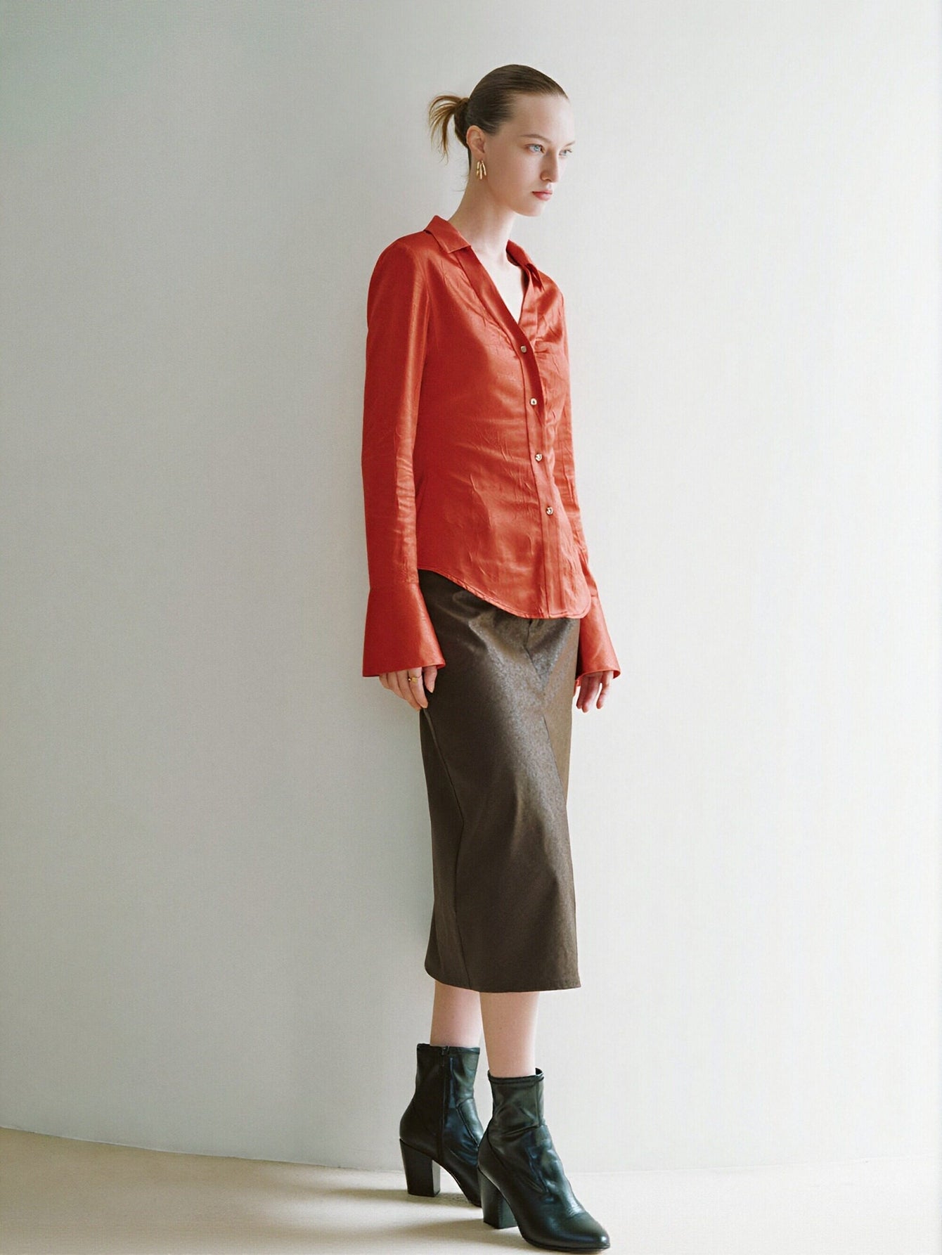 Urban Revivo Skinny V-Neck Shirt-Orange