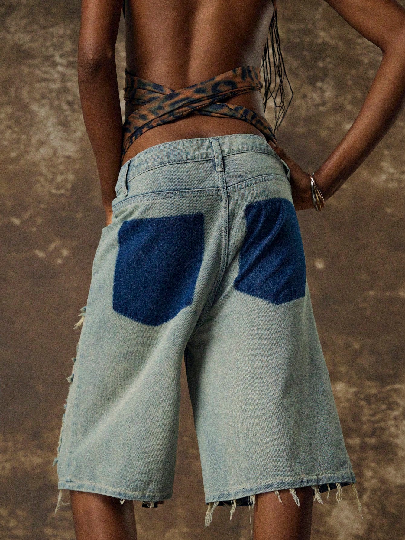 Distressed Frayed-Hem Vintae Denim Shorts-Washed Blue