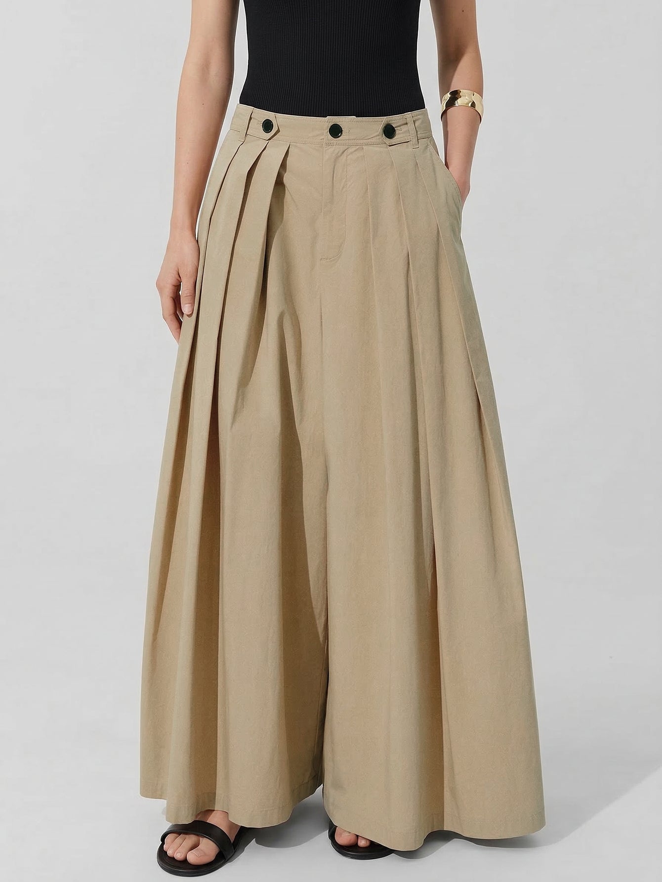 Wide Leg Pleated Trousers