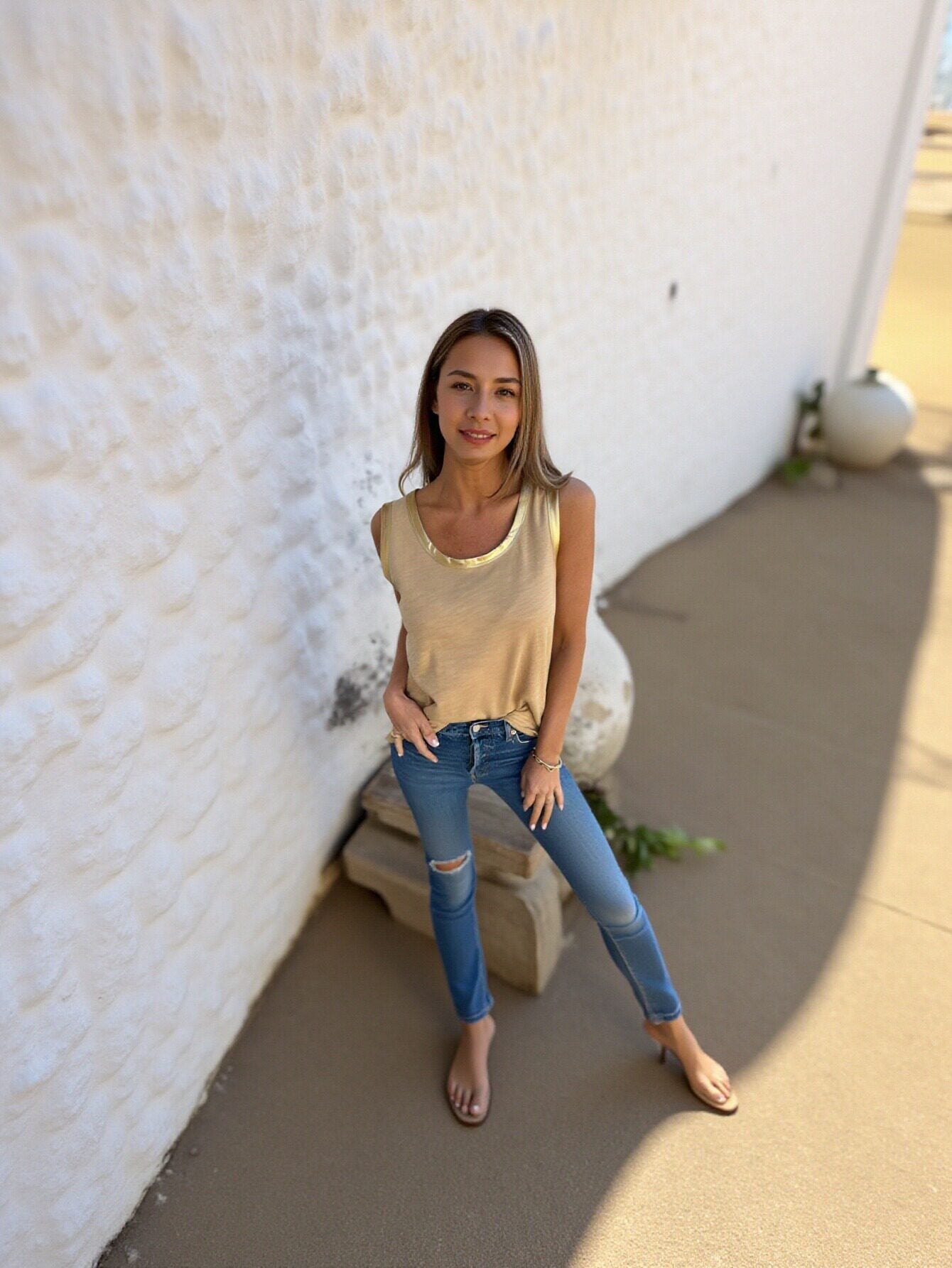 Sleeveless Contrast Trim Neckline Tank