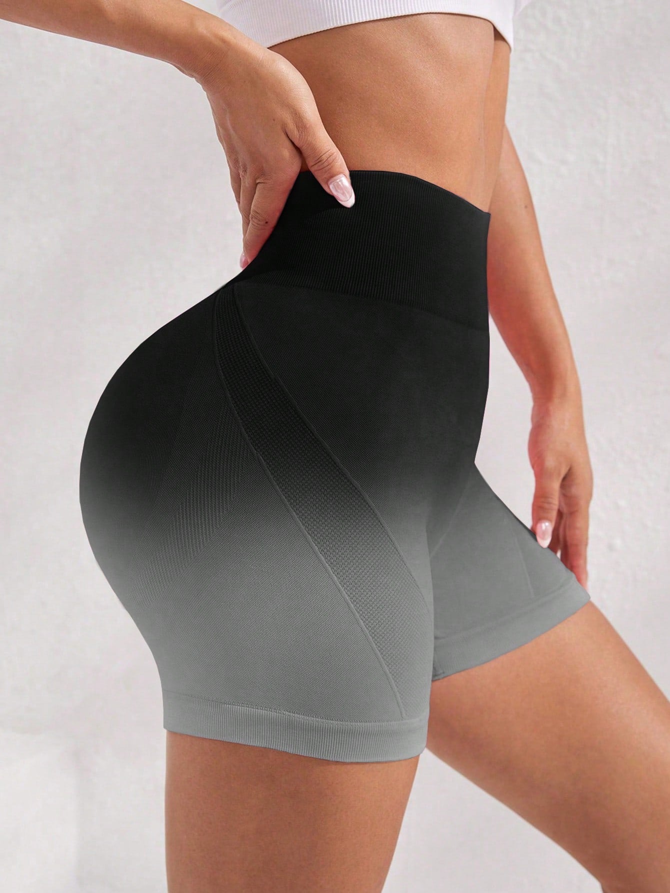 Seamless Fitted Stylish Yoga Shorts-Ombre