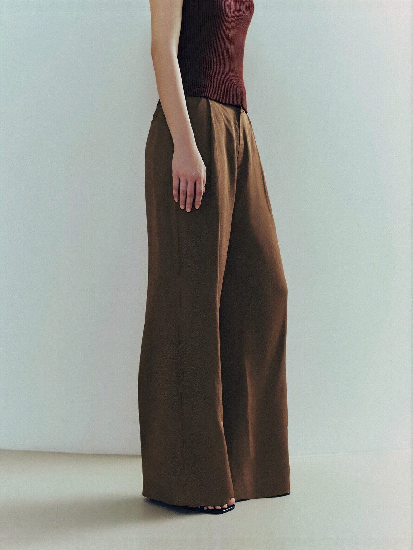 Urban Revivo Loose Wide-Leg Pants-Deep Coffee Brown