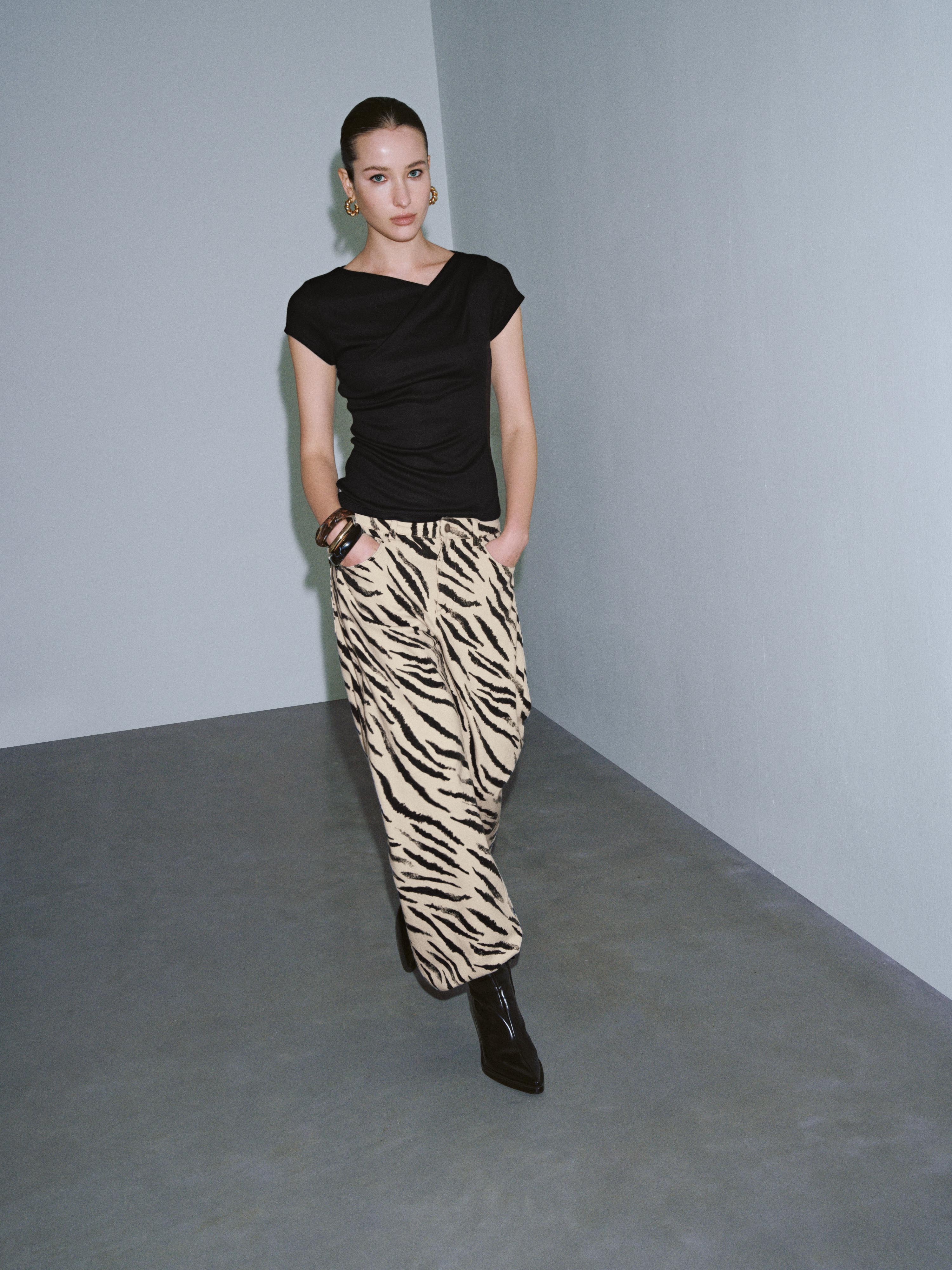 Urban Revivo Asymmetric Neck Capped Sleeve T-Shirts