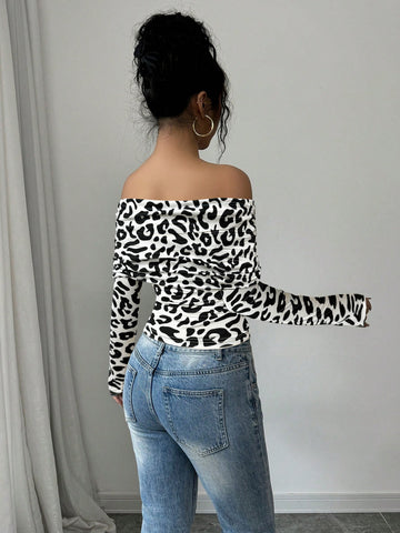 Off-Shoulder Leopard Print Long-Sleeve Casual T-Shirt