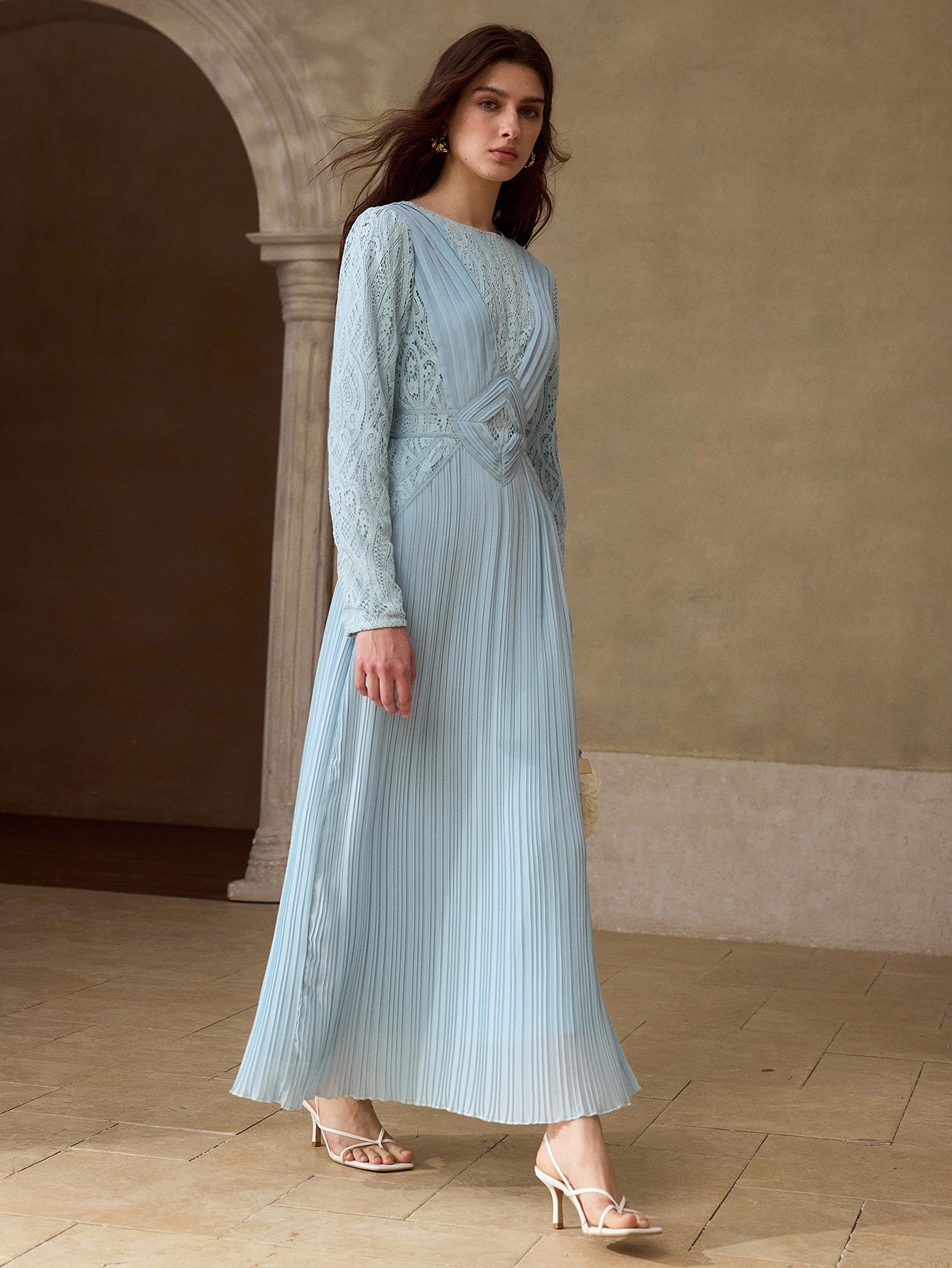 Elegant Lace Pleated Maxi Dress