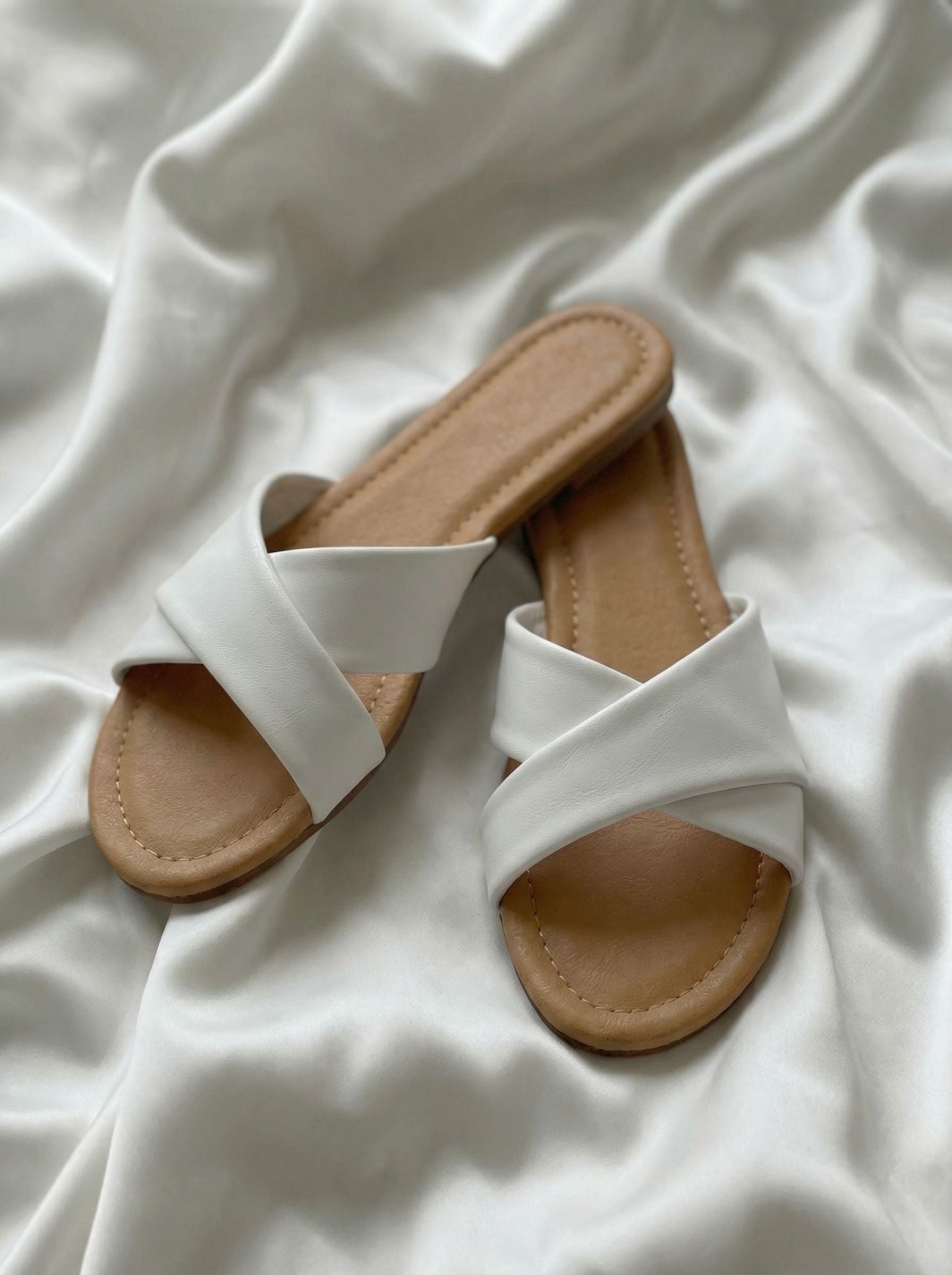Crisscross Flat Casual Sandals-White