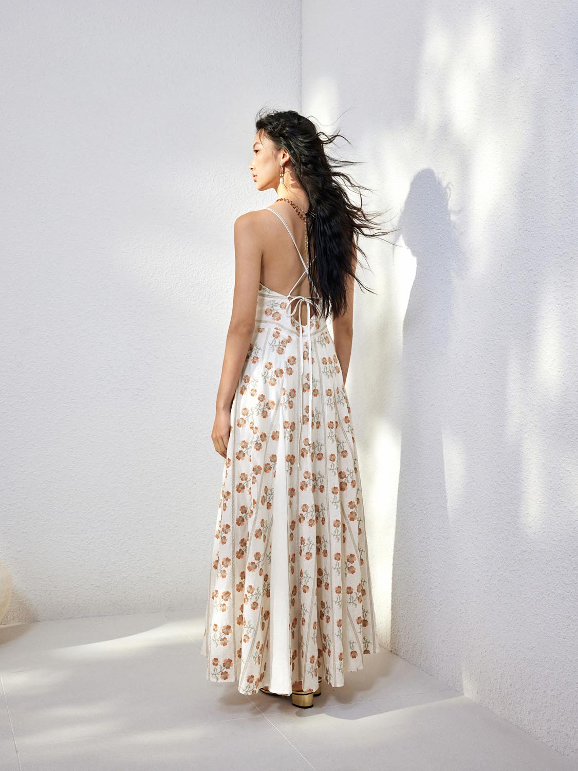 Urban Revivo Halter Neck Floral A-Line Mini Dresses-Off White