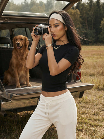Cropped Fitted Casual Sporty T-Shirts-Black
