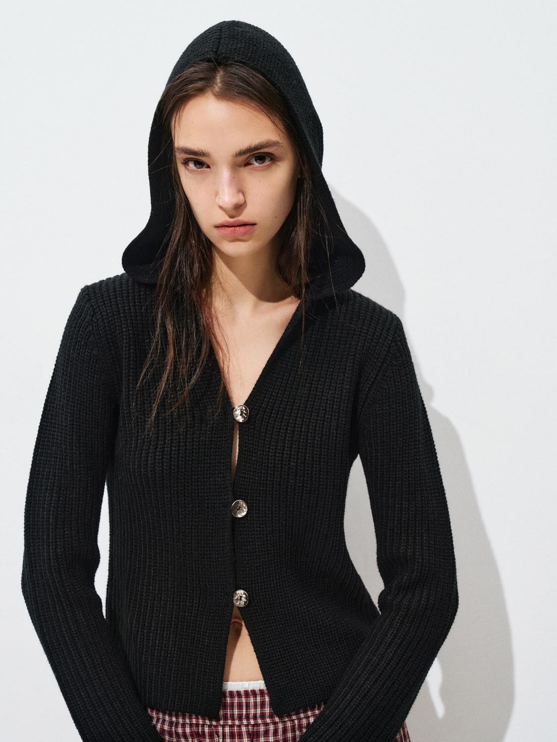 Urban Revivo V-Neck Button Up Knitted Cardigan-Black