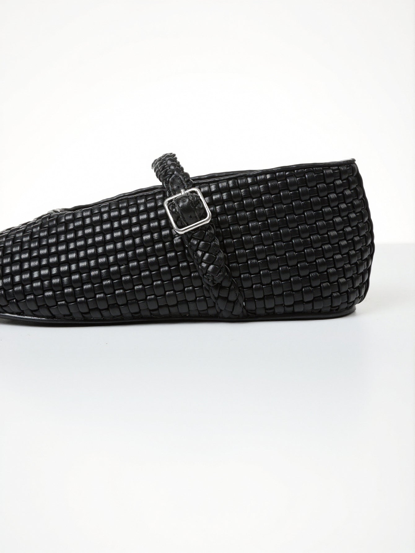 Pointed-Toe Flat Base Chic Mary Janes-Black