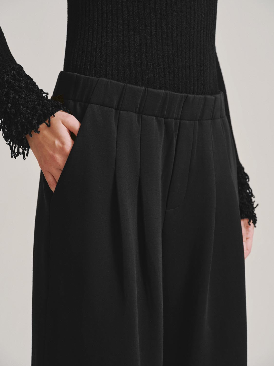 Urban Revivo Pleated Wide Leg Pants-Black