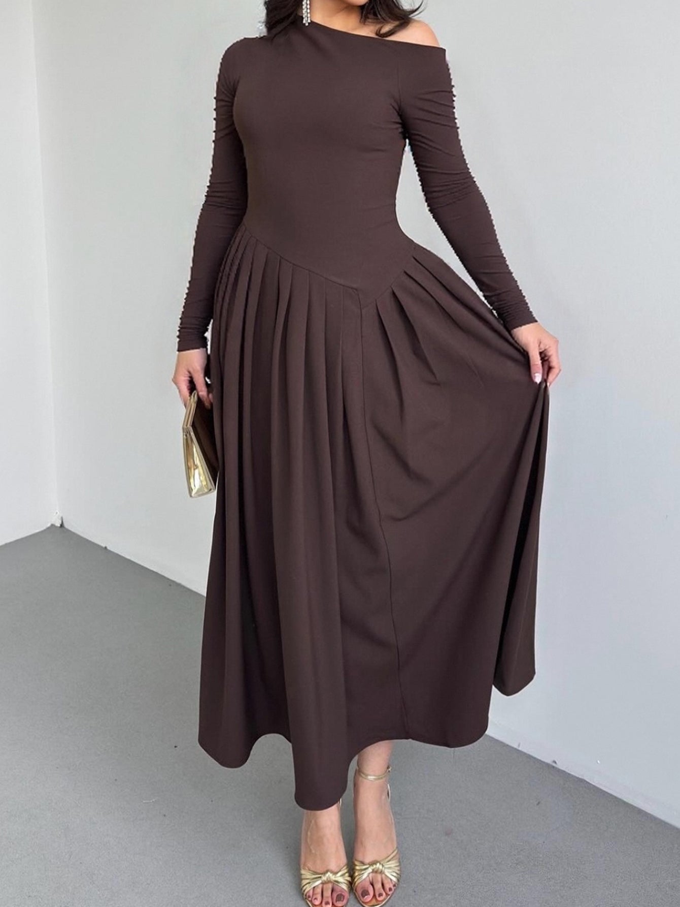 Off-the-Shoulder Long-Sleeve Pleated Formal Maxi Dress-Multicolor