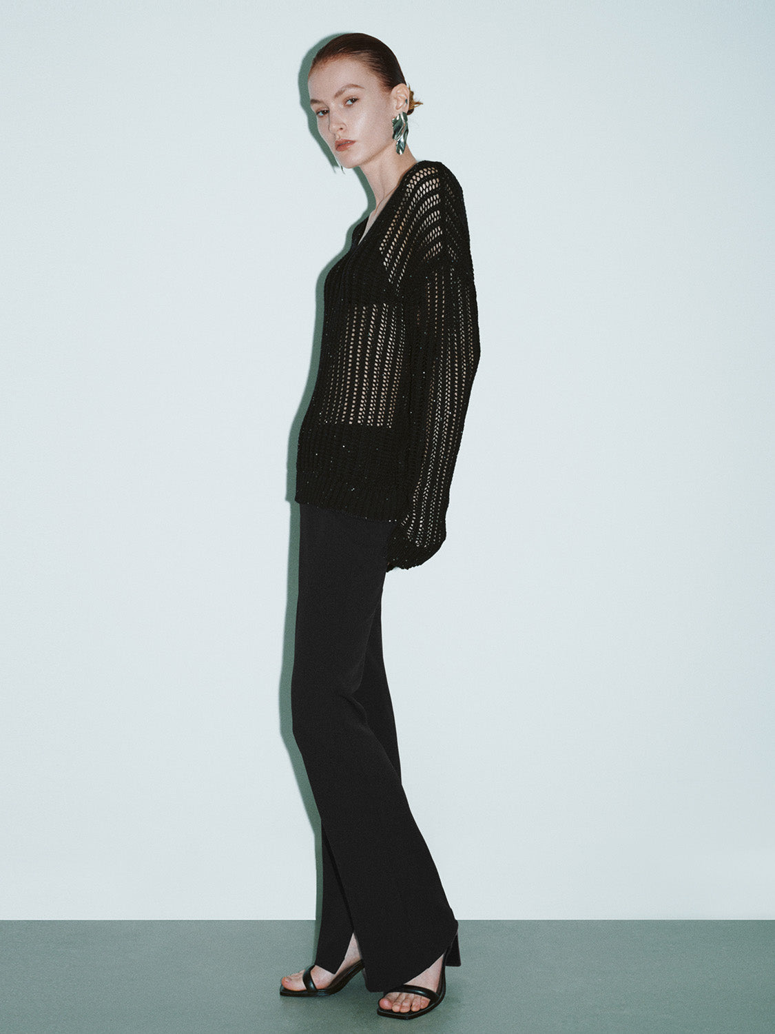 Urban Revivo Crew Neck Loose Knitted T-Shirt-Black