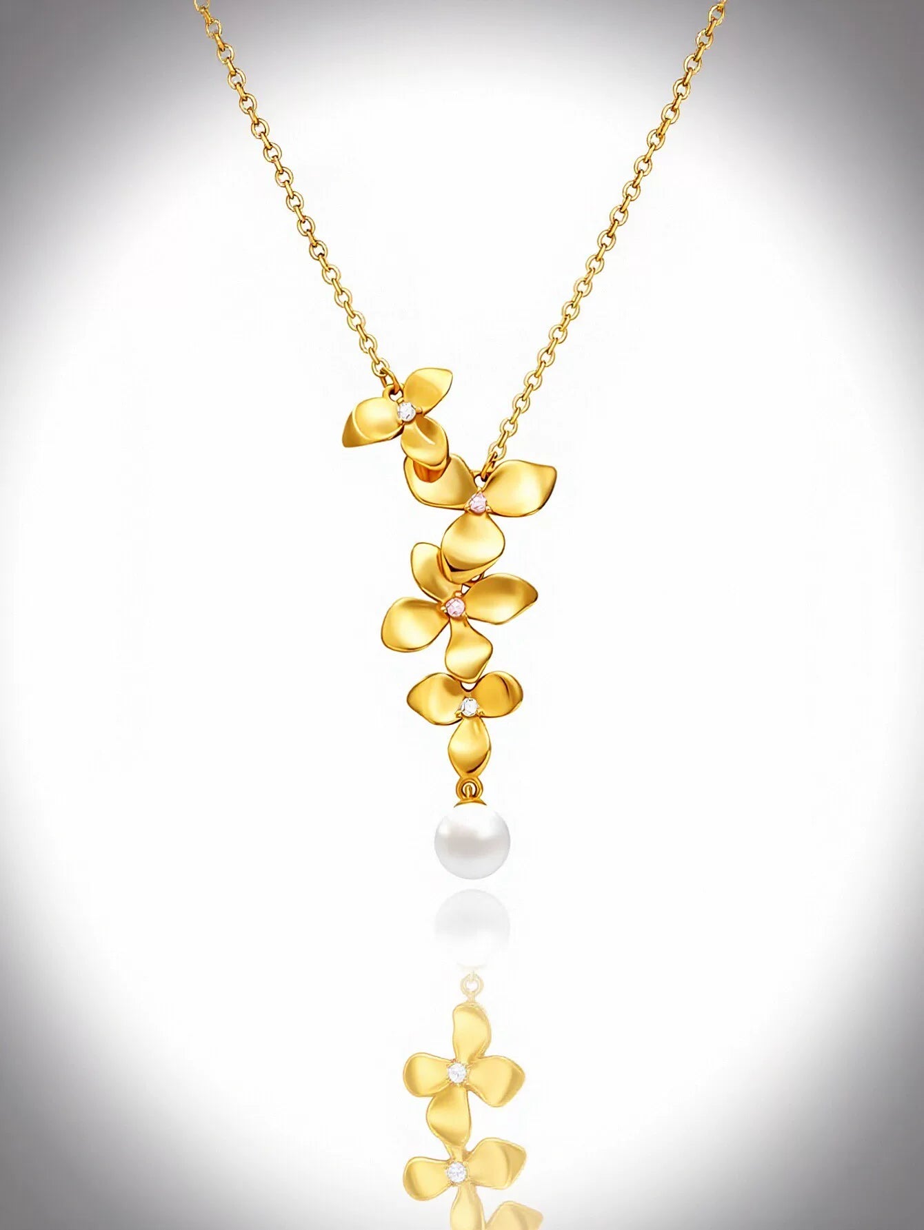 Elegant Floral Pearl Pendant Necklace