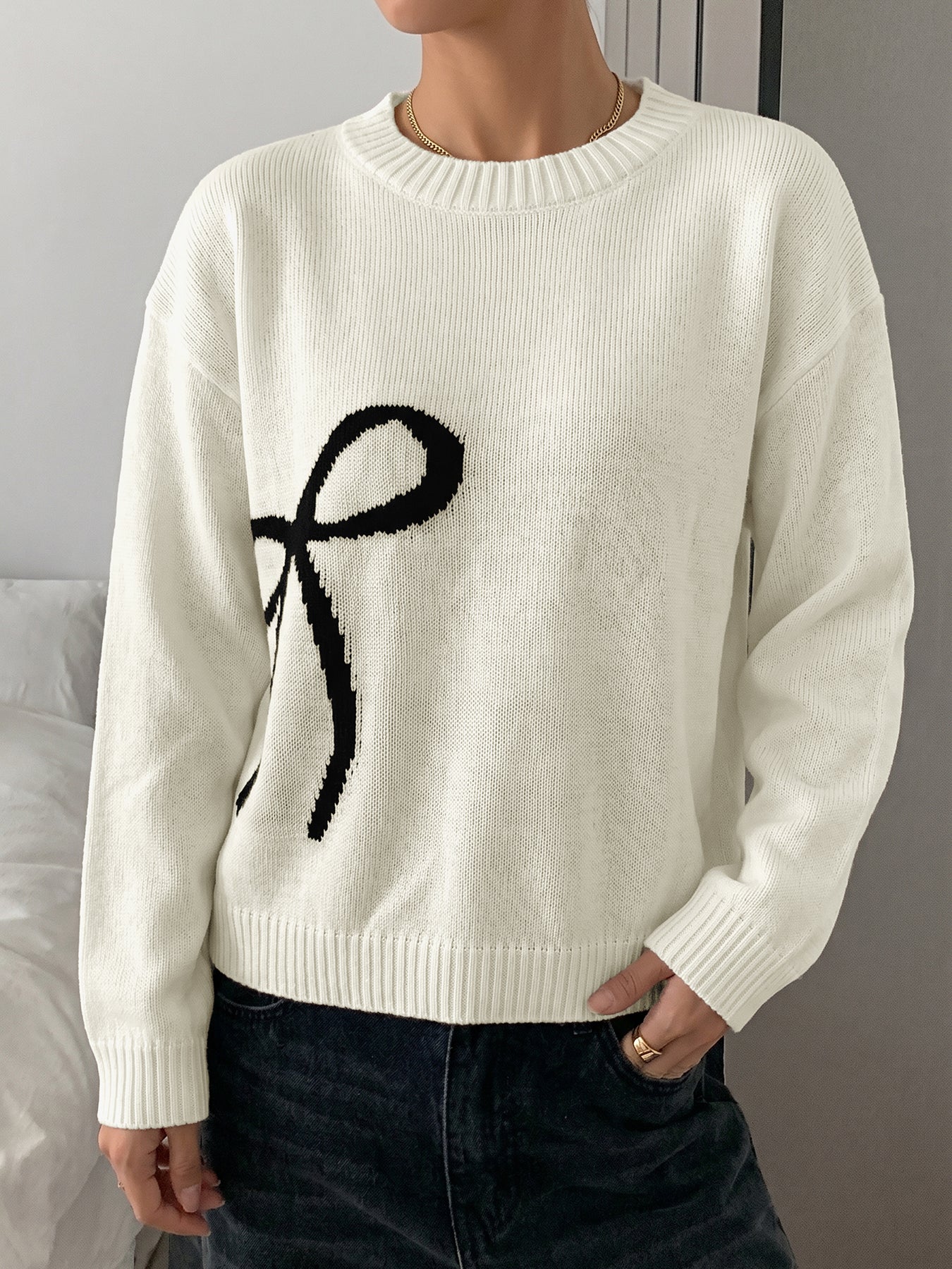 Cozy Bow Graphic Knit Pullover Sweater