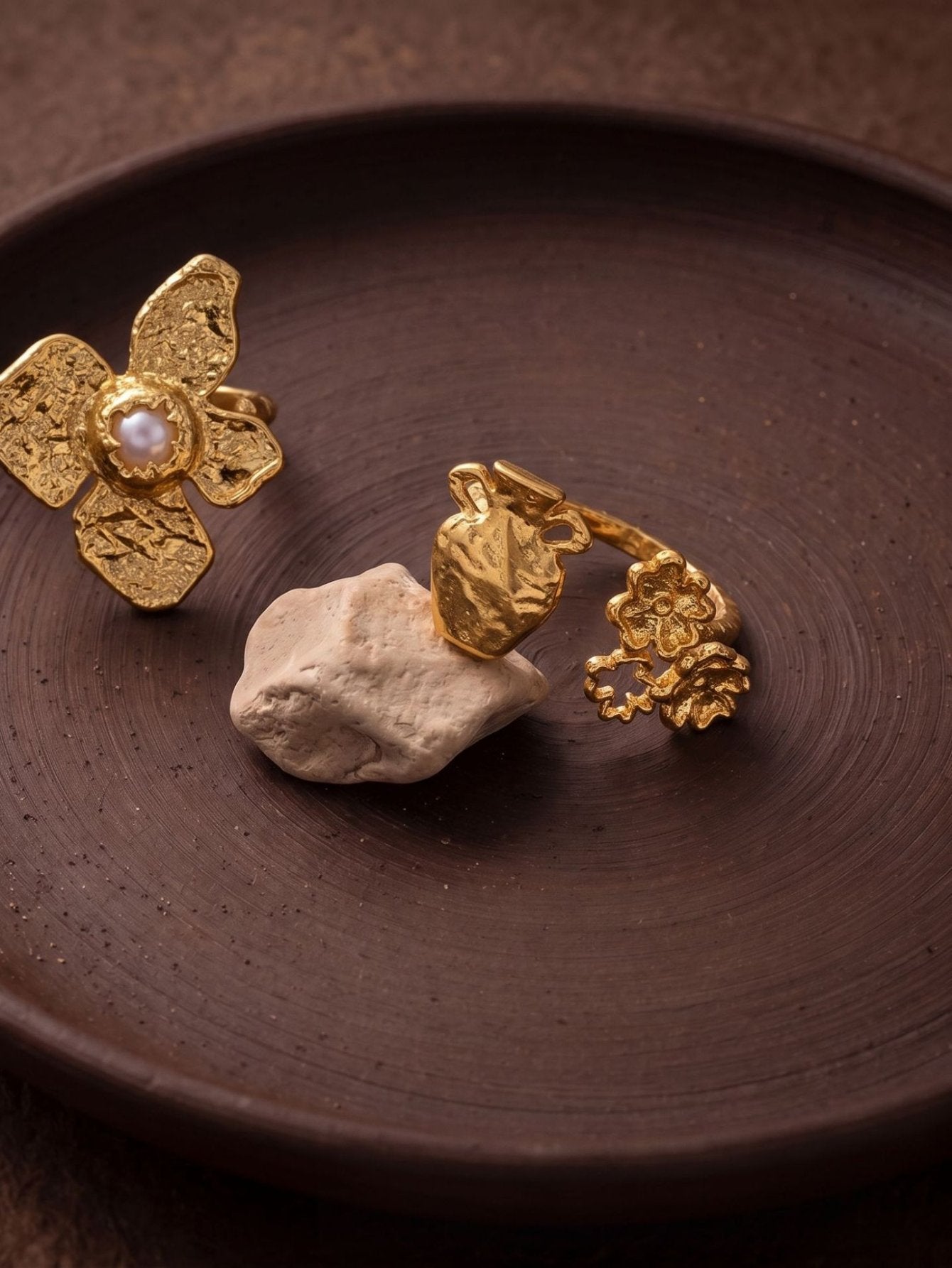 Gold Floral Vase Open Adjustable Ring