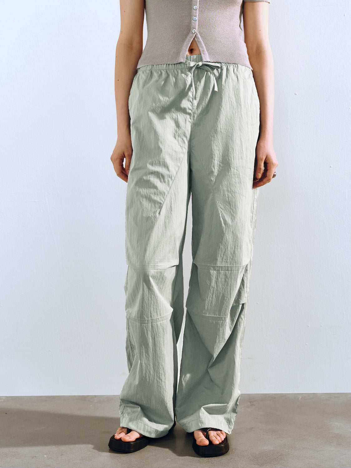 Urban Revivo Elastic Waist Loose Jogger Pants-Deep Green