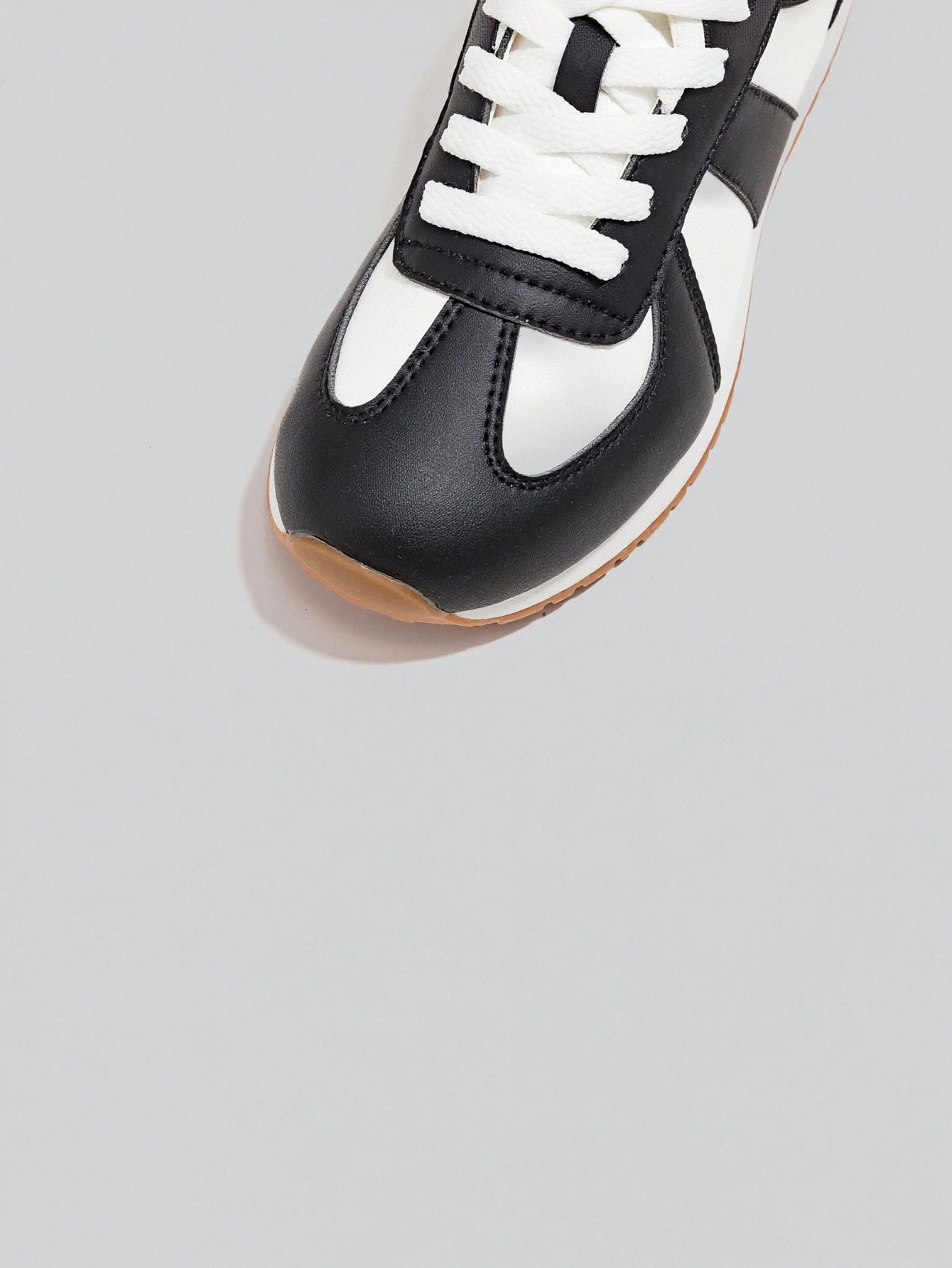 Two-Tone Design Cushioned Sole German Trainers-Black White