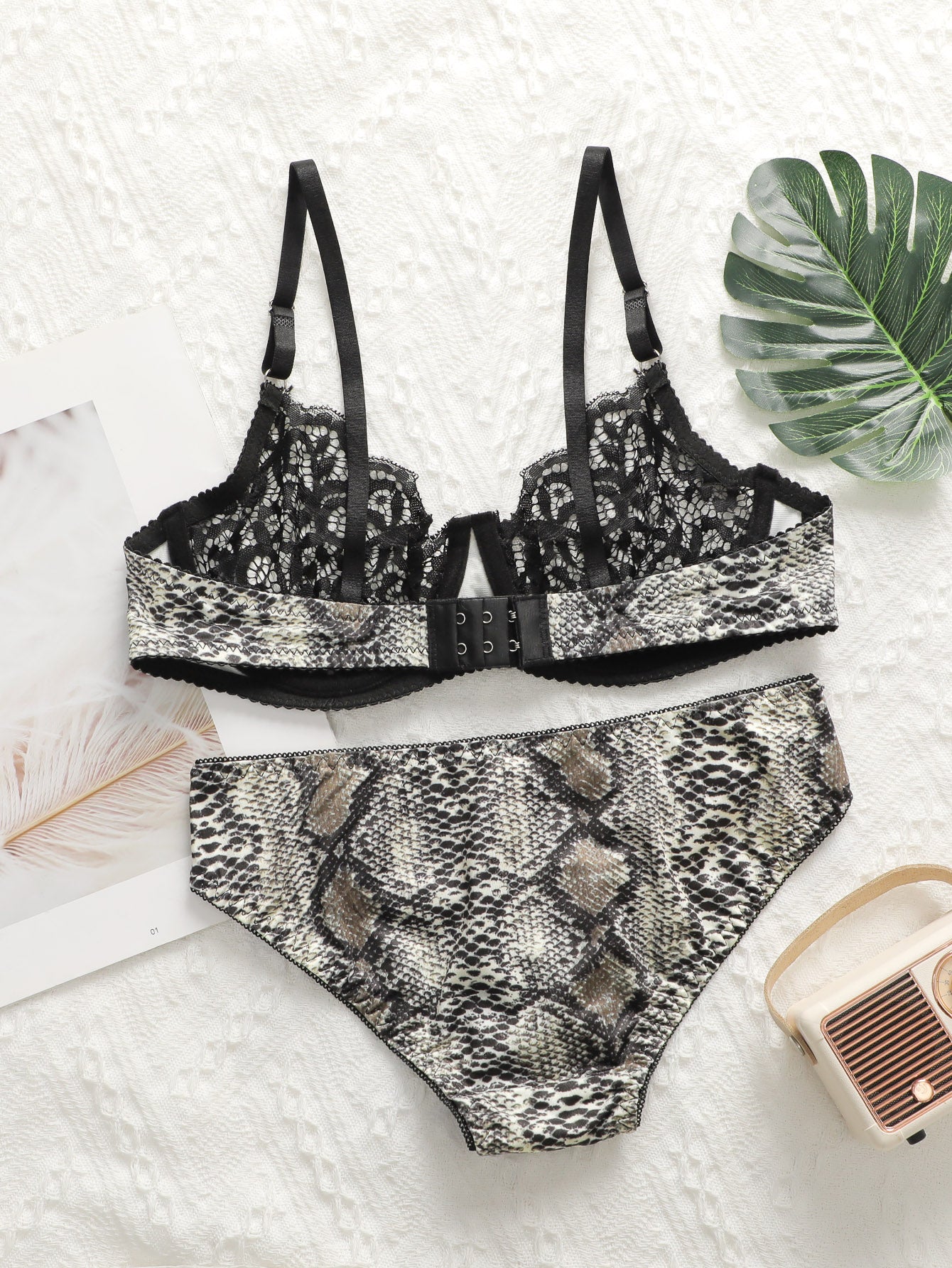 Sexy Lace Underwire Lingerie Set