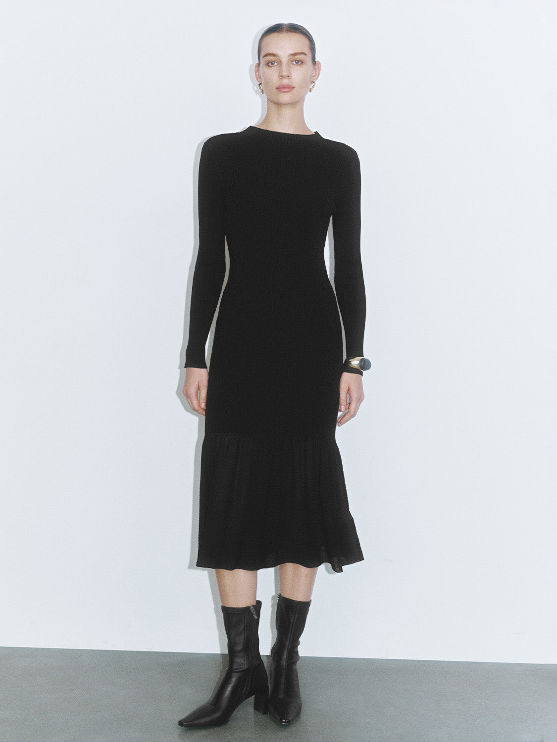 Urban Revivo Skinny Knitted Dress-Black