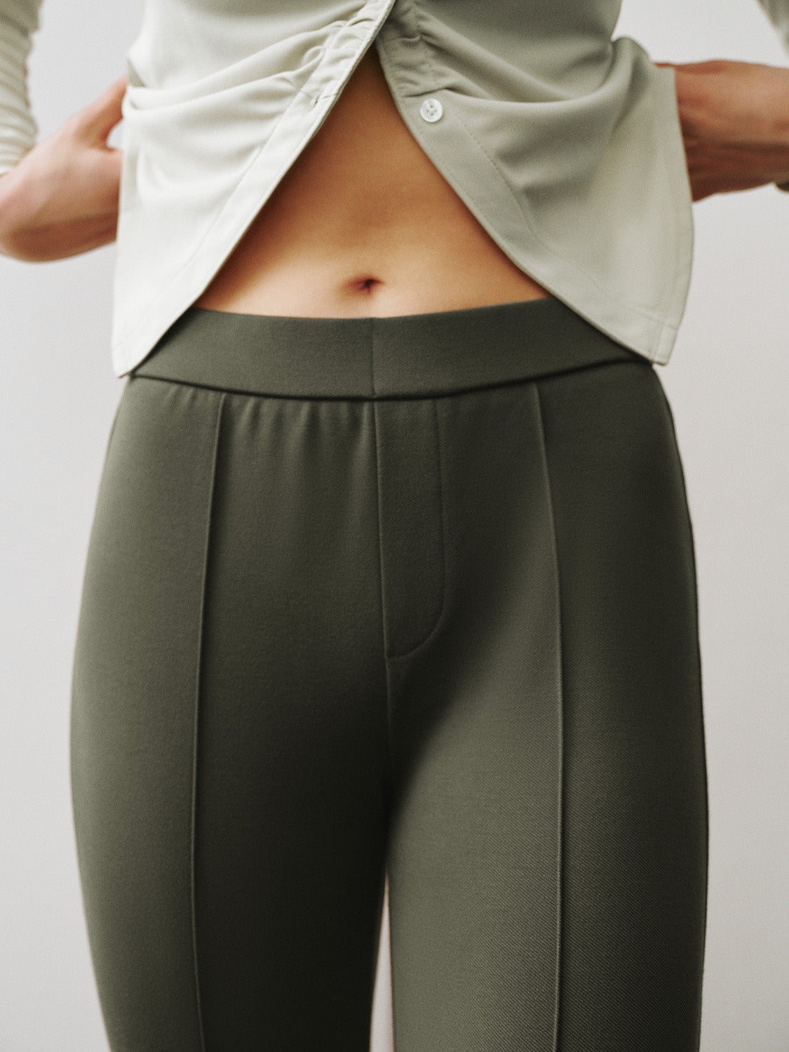 Urban Revivo Skinny Flare Pants-Dusty Green