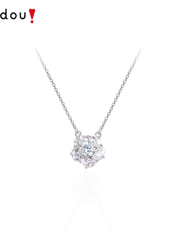 Dainty Sparkling Flower Pendant Necklace