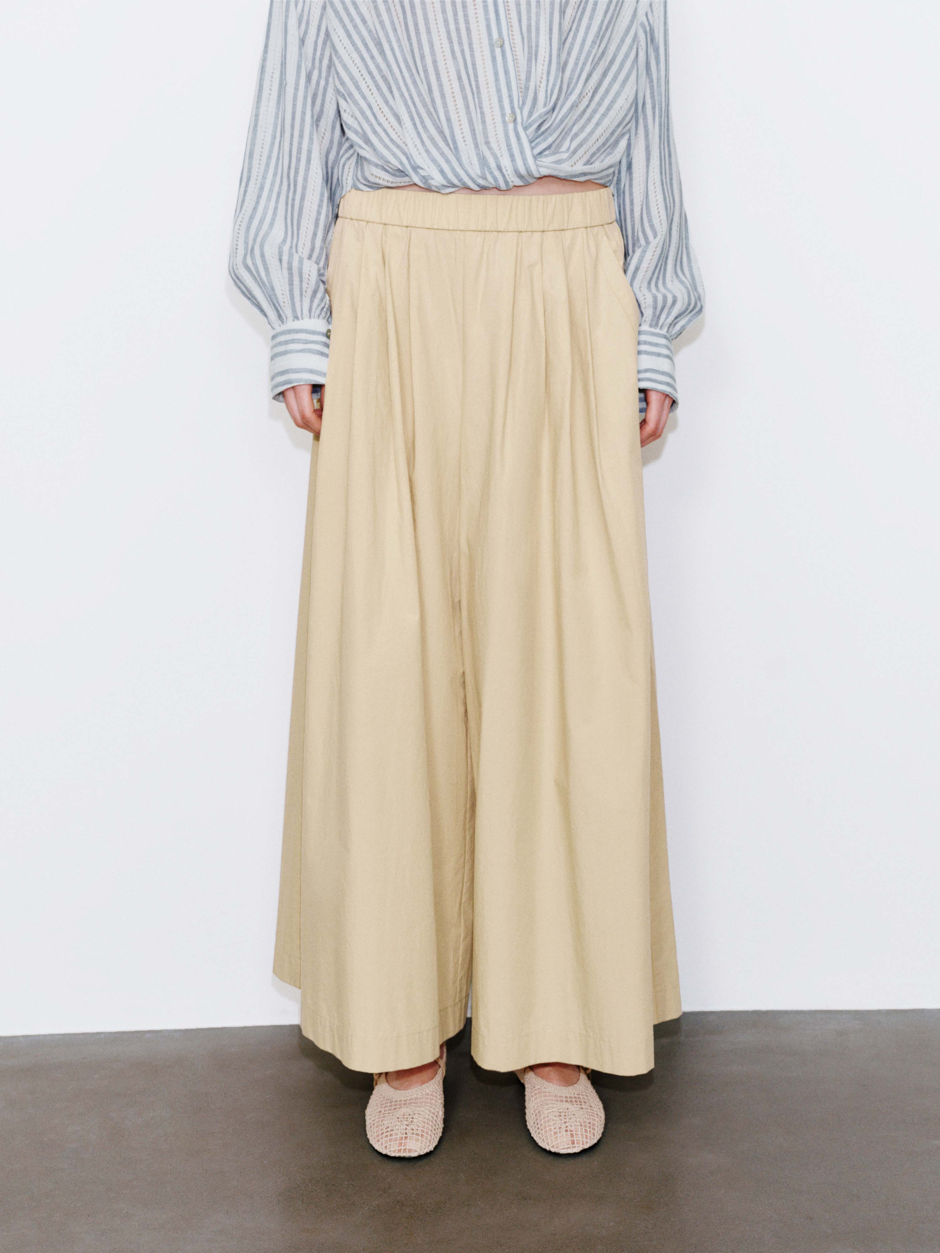 Pull On Pleated Wide Leg Pants