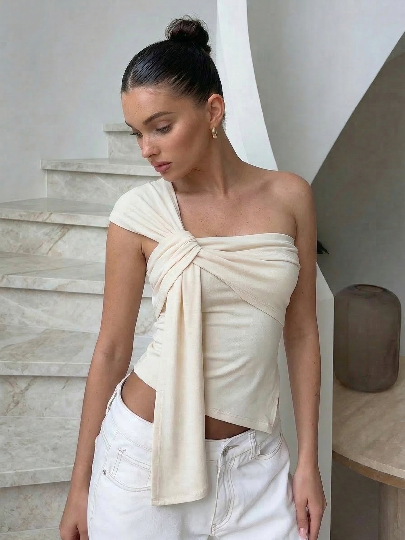 Asymmetric Knot One-Shoulder Fashion T-Shirt