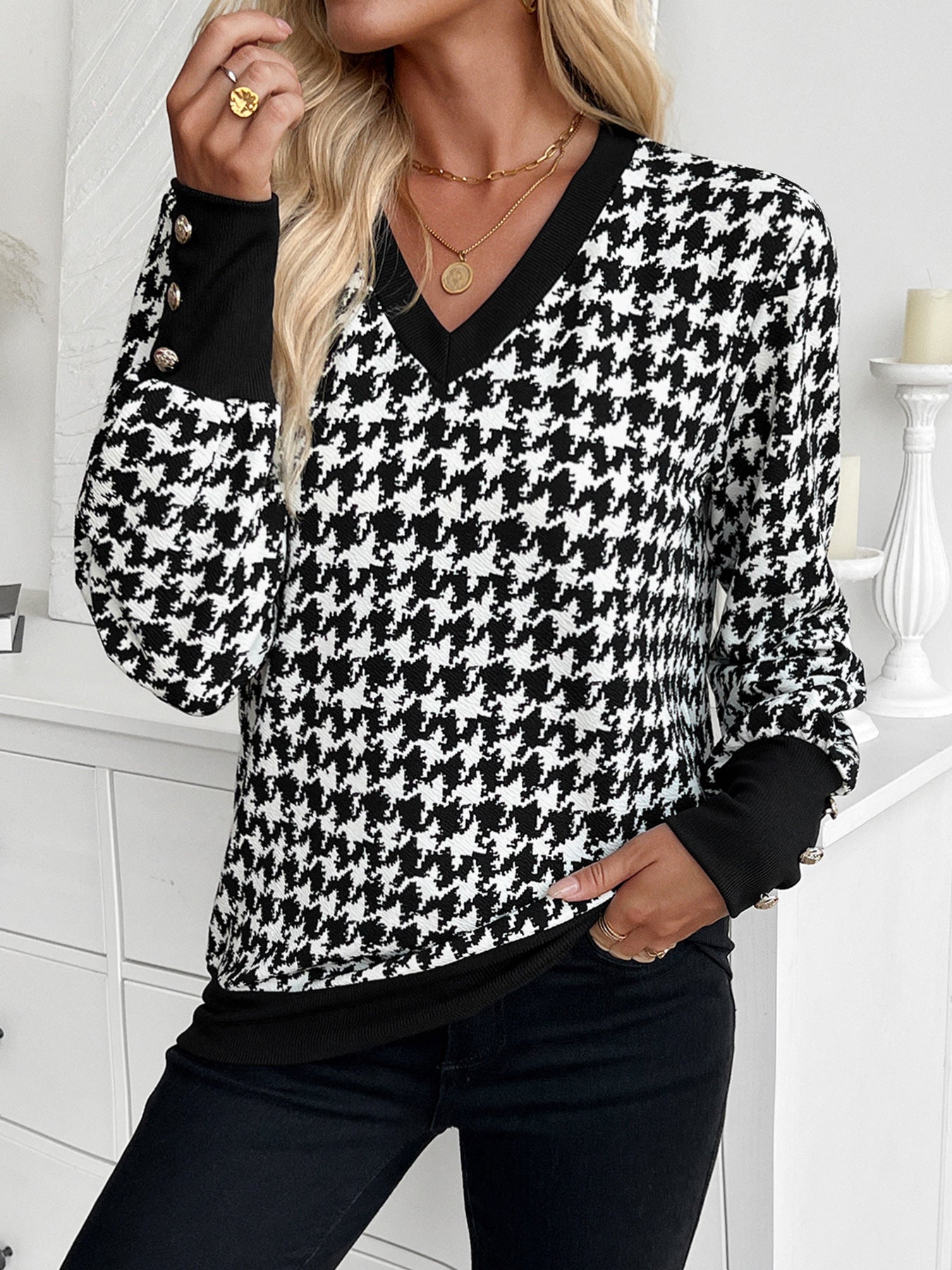 Chic Houndstooth V Neck Knit Blouse