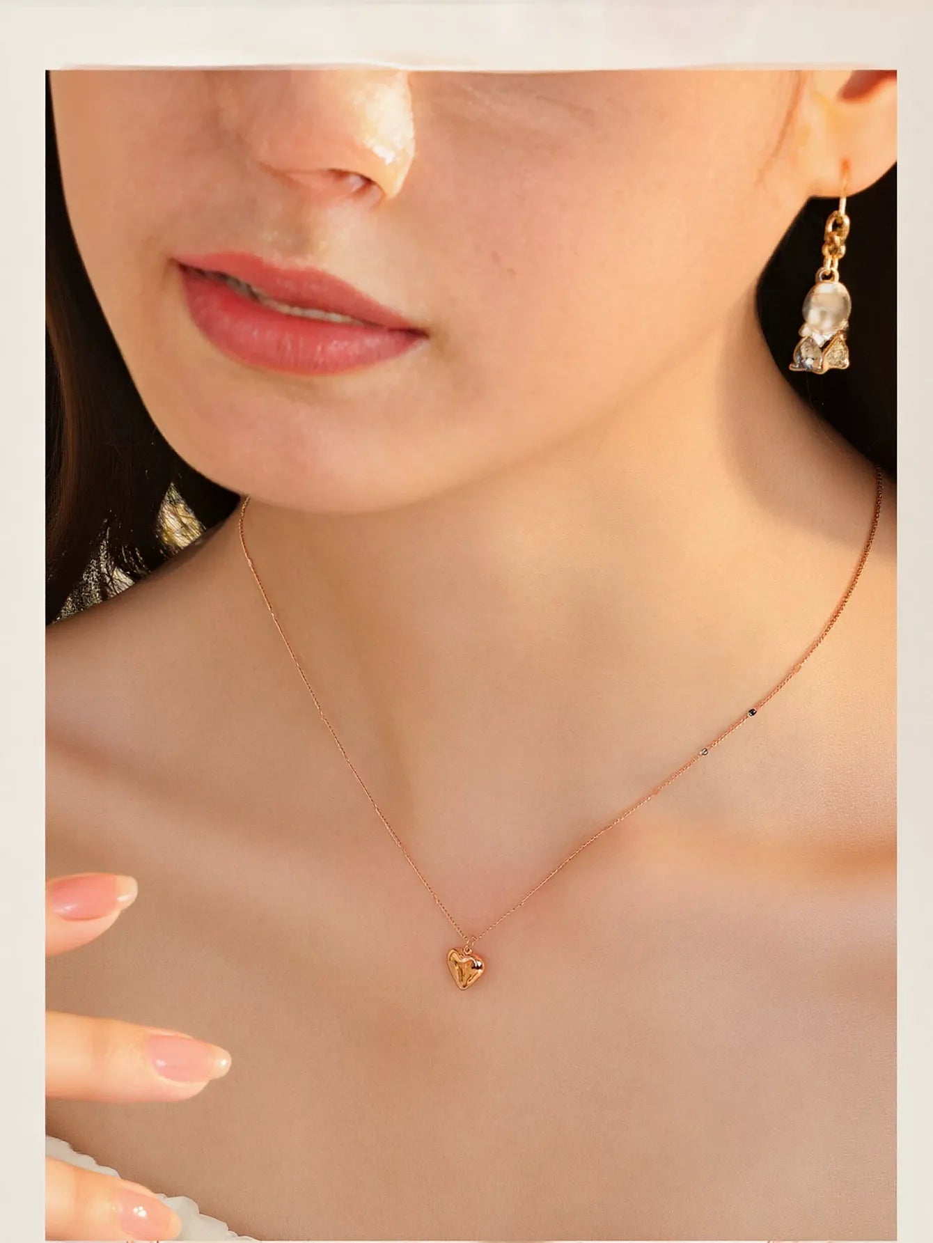 Dainty Minimalist Heart Pendant Necklace