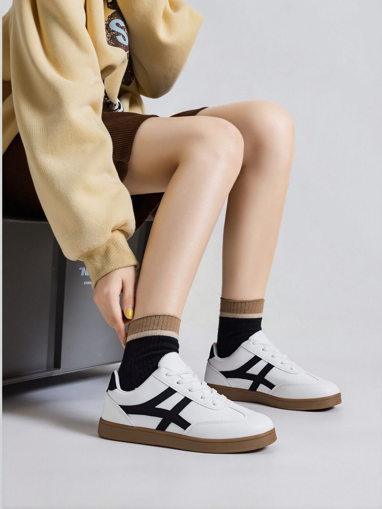 Rubber Sole Breathable Mesh Retro Casual Shoes-White