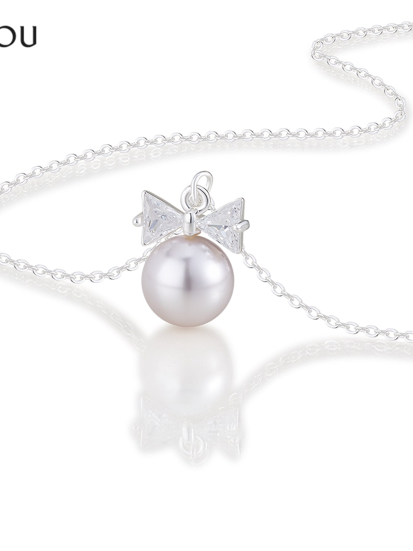 Dainty Bow Pearl Pendant Necklace