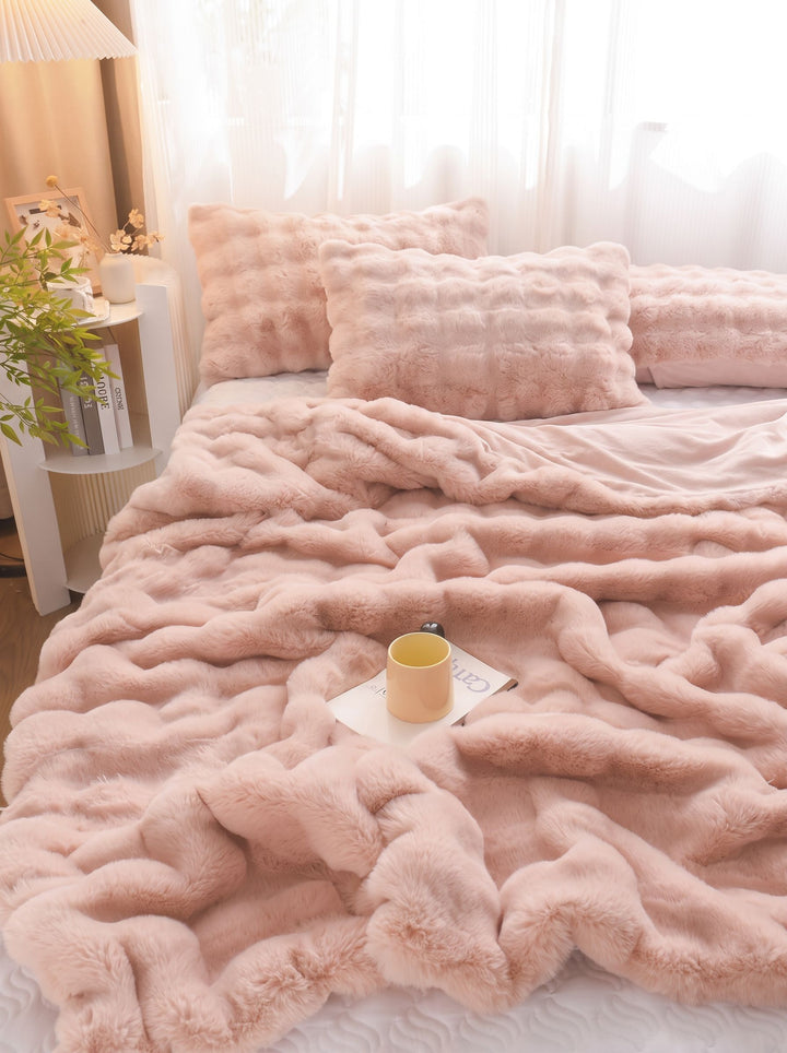 Ultra Soft Faux Fur Throw Blanket