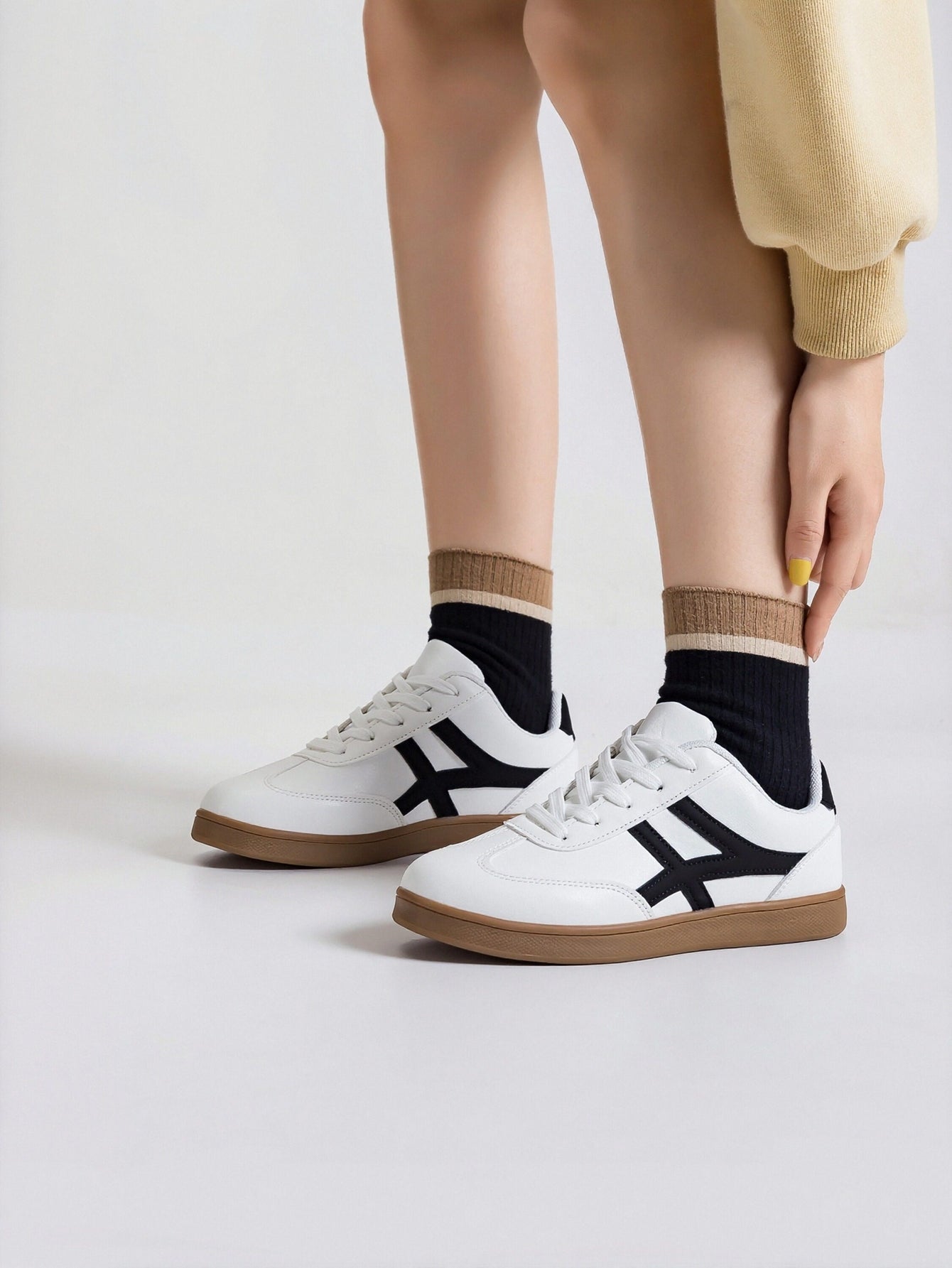 Rubber Sole Breathable Mesh Retro Casual Shoes-White