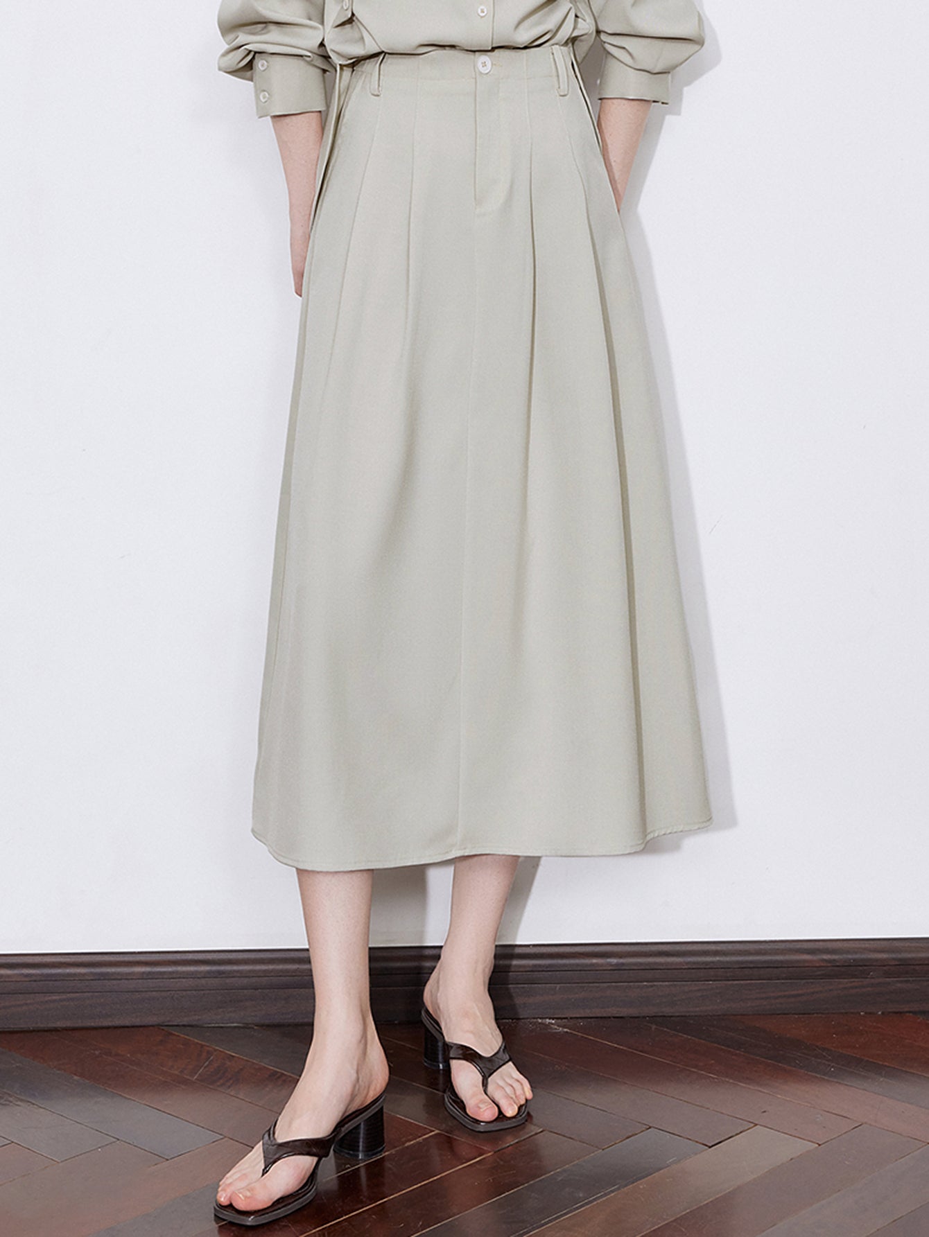 High-Waisted Pleated Elegant Midi Skirt