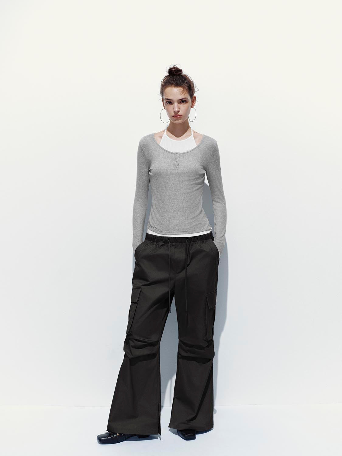 Urban Revivo Drawstring Cargo Flare Pants-Dark Gray