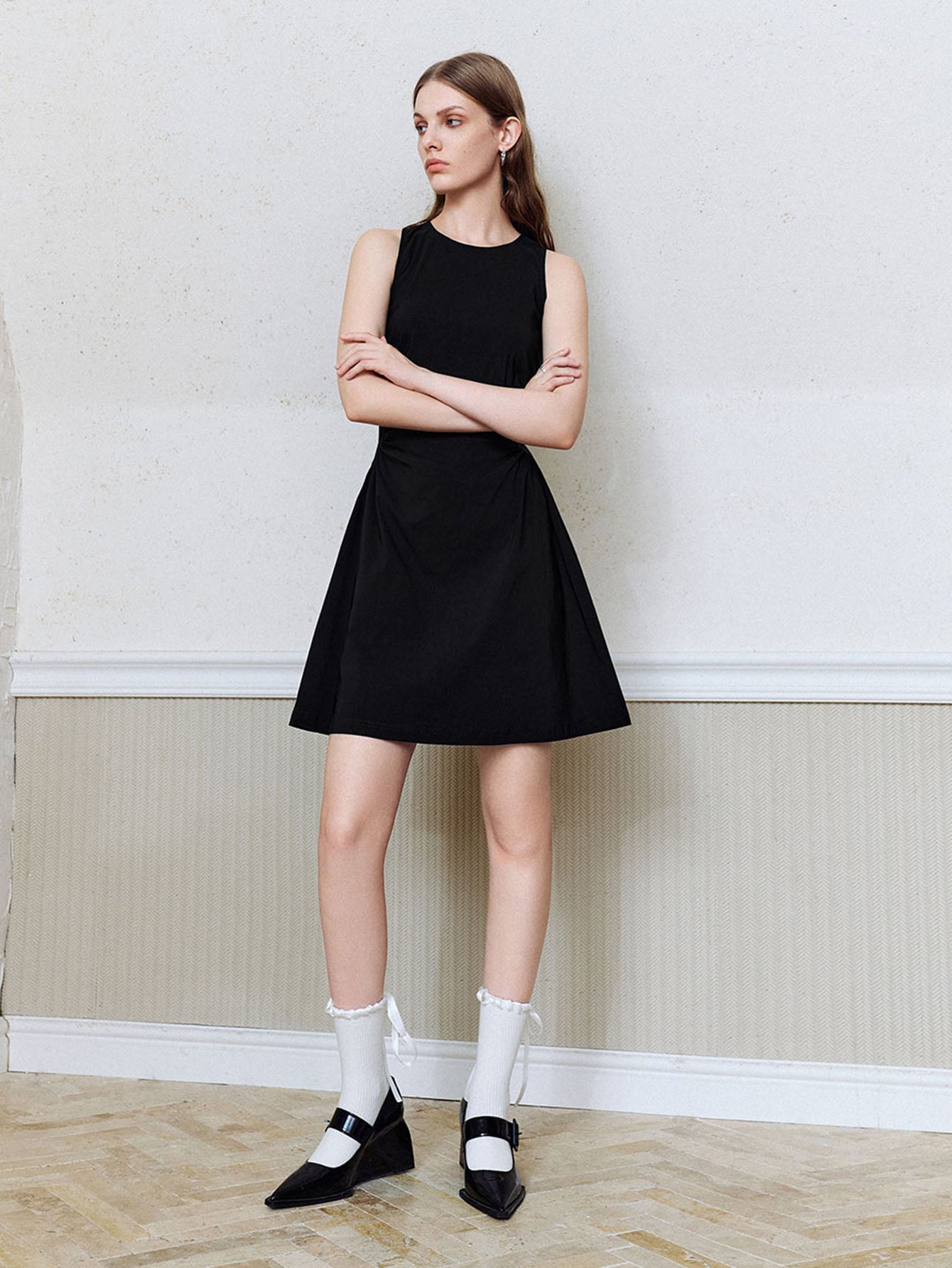 Urban Revivo Sleeveless Crew Neck A-Line Dress-Medium Blue