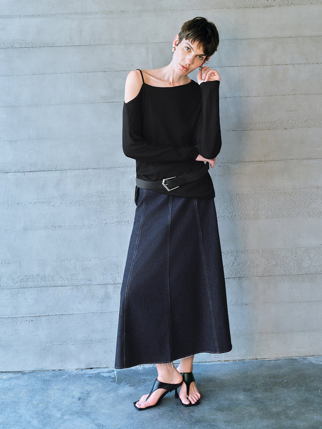 Urban Revivo Midi Denim Skirt-Indigo