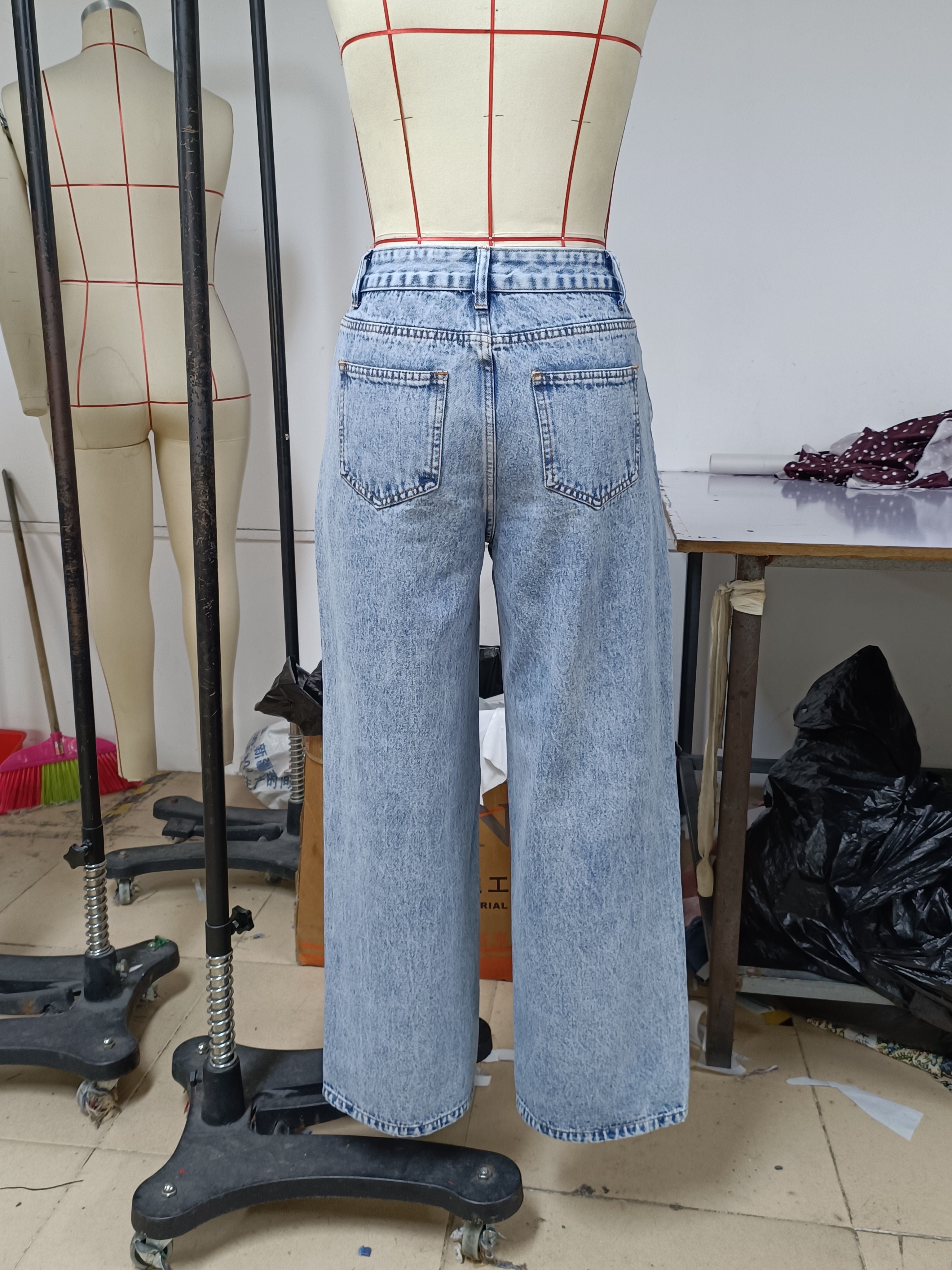 Floral Embroidered High Waisted Jeans
