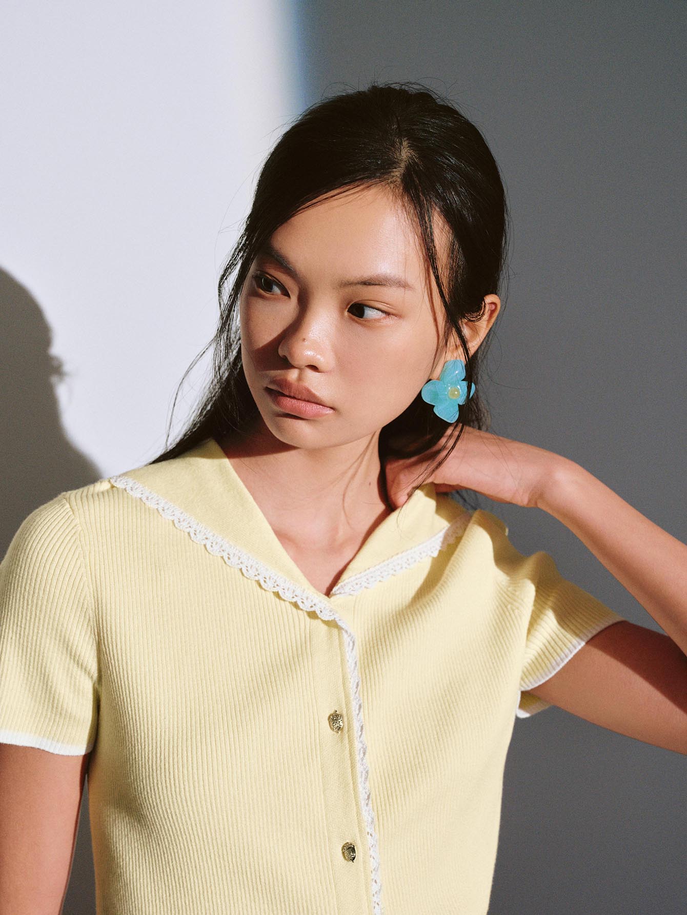 Urban Revivo Contrast Lace Trim Collared Knitted Cardigans-Navy Blue