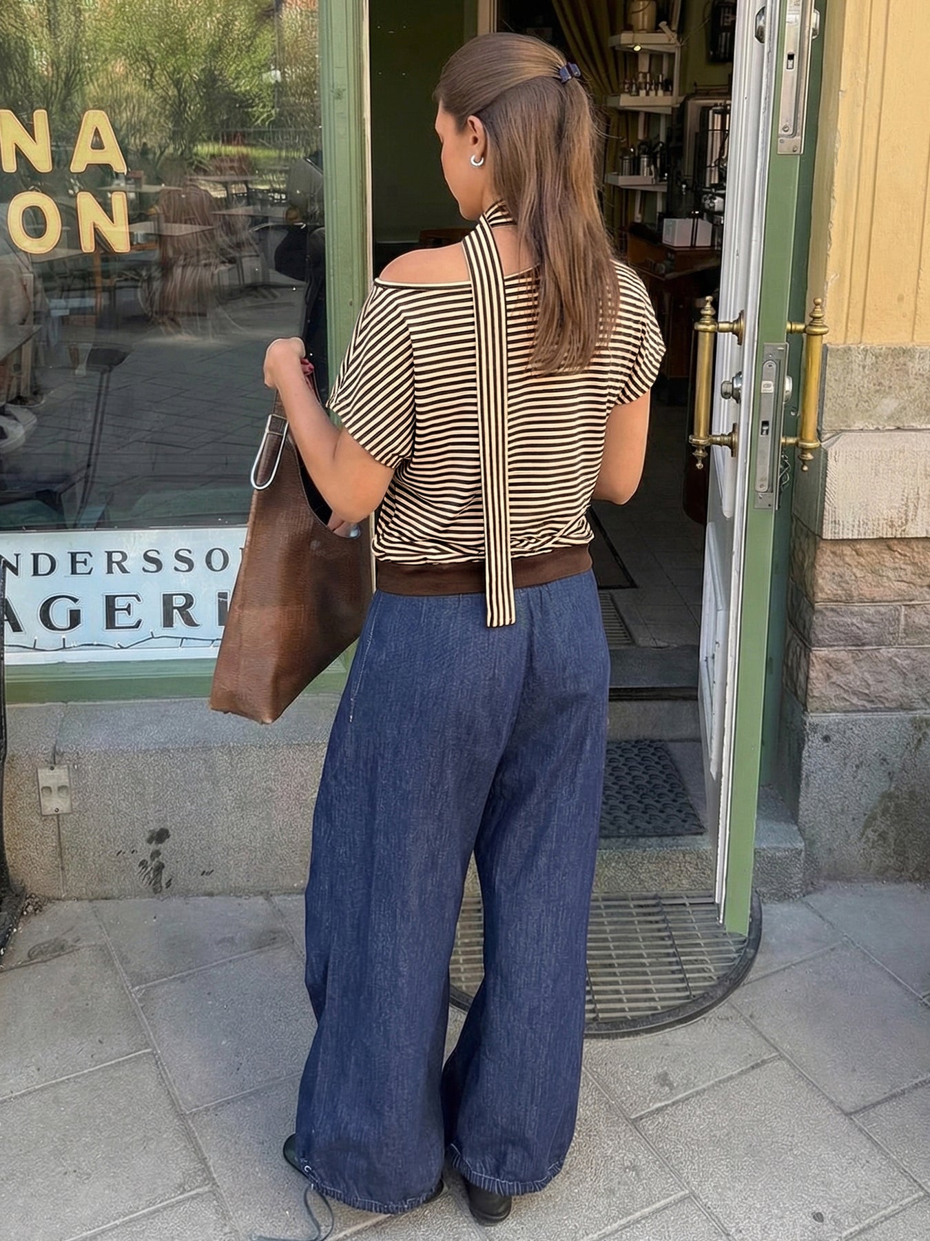 One Shoulder Striped Chic T-shirt-Multicolor