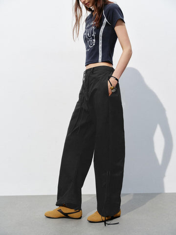 Urban Revivo Trousers-Black