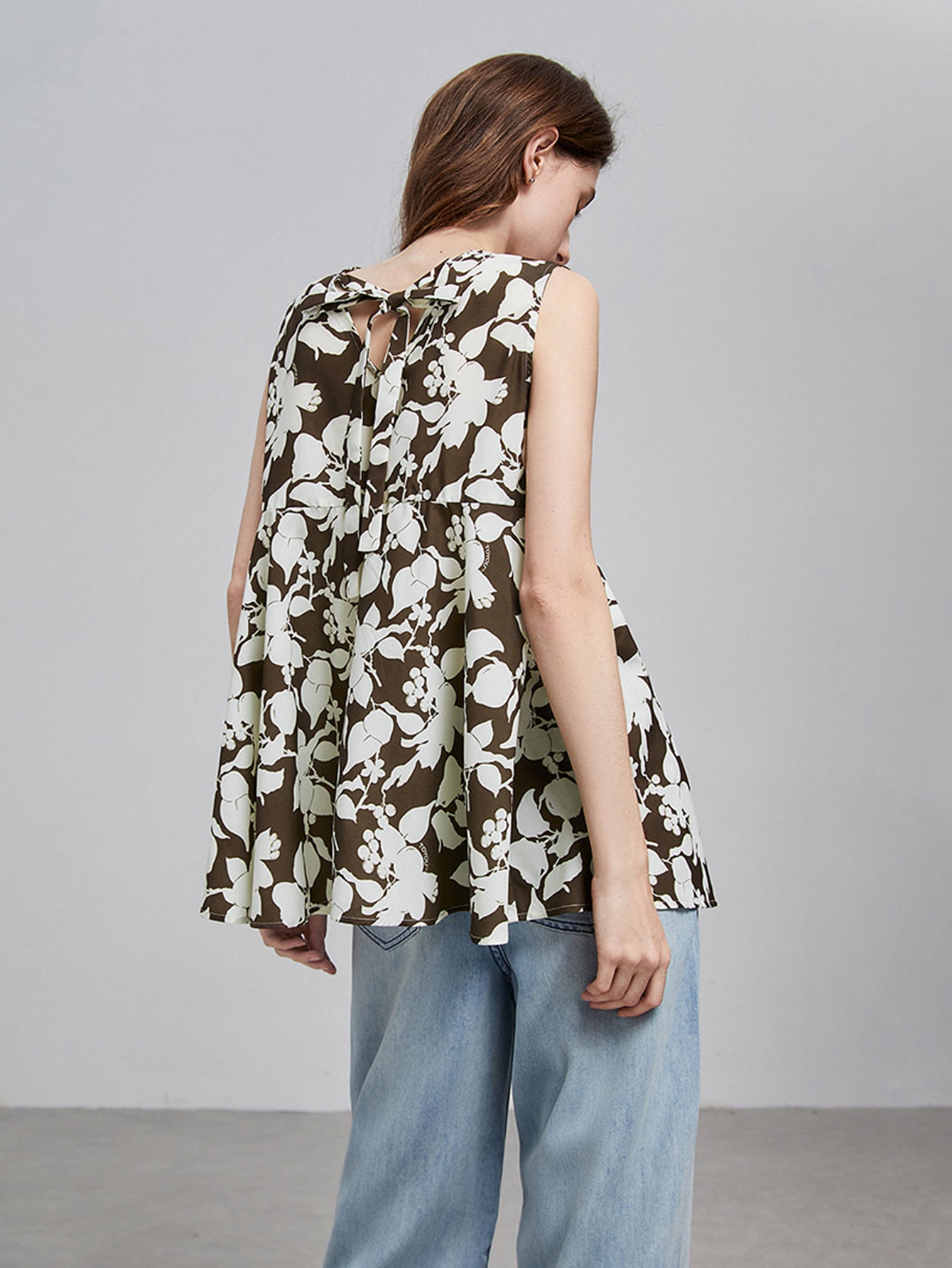 Leaf-Print Sleeveless Relaxed Camisole