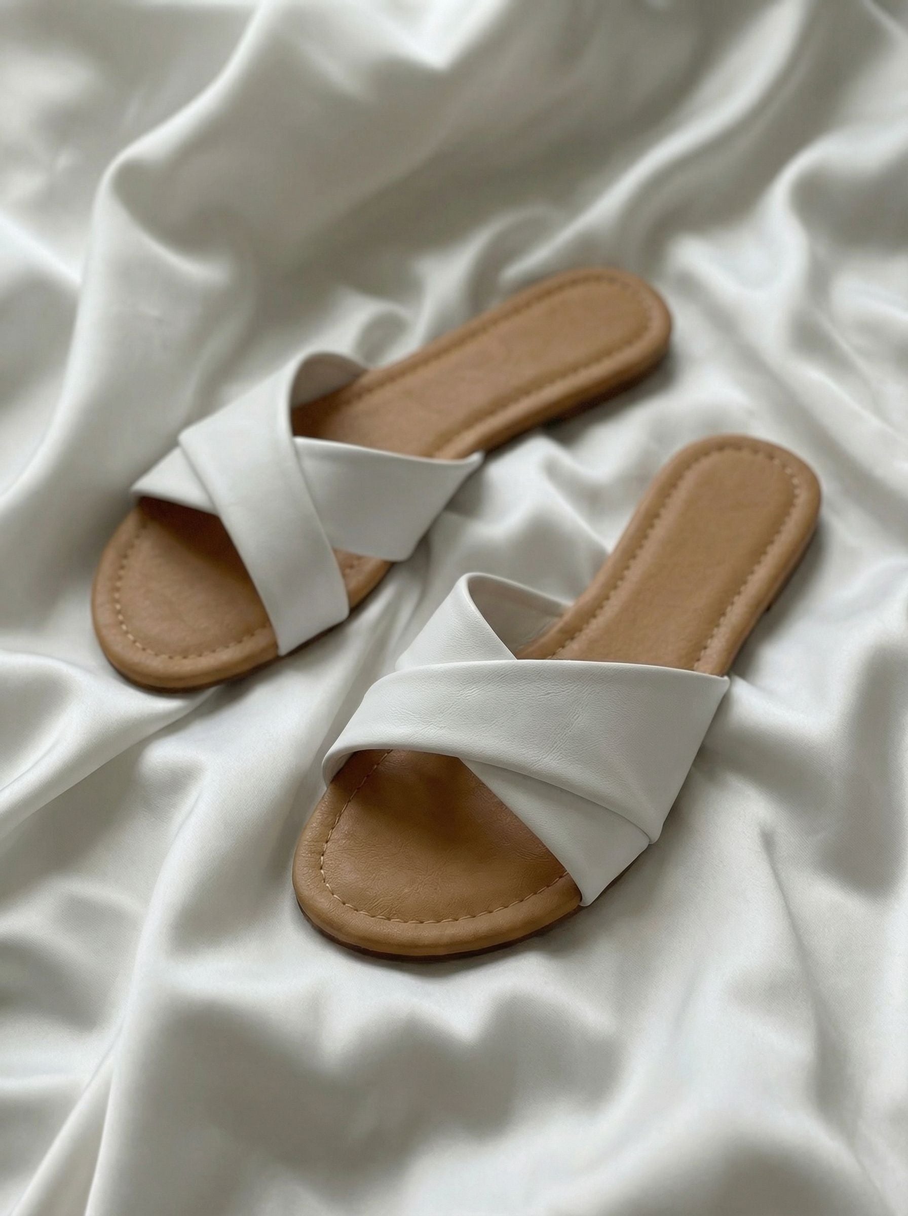 Crisscross Flat Casual Sandals-White