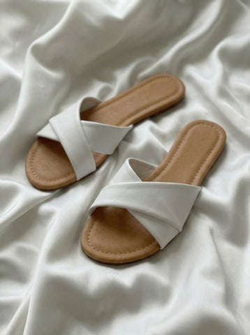 Crisscross Flat Casual Sandals-White