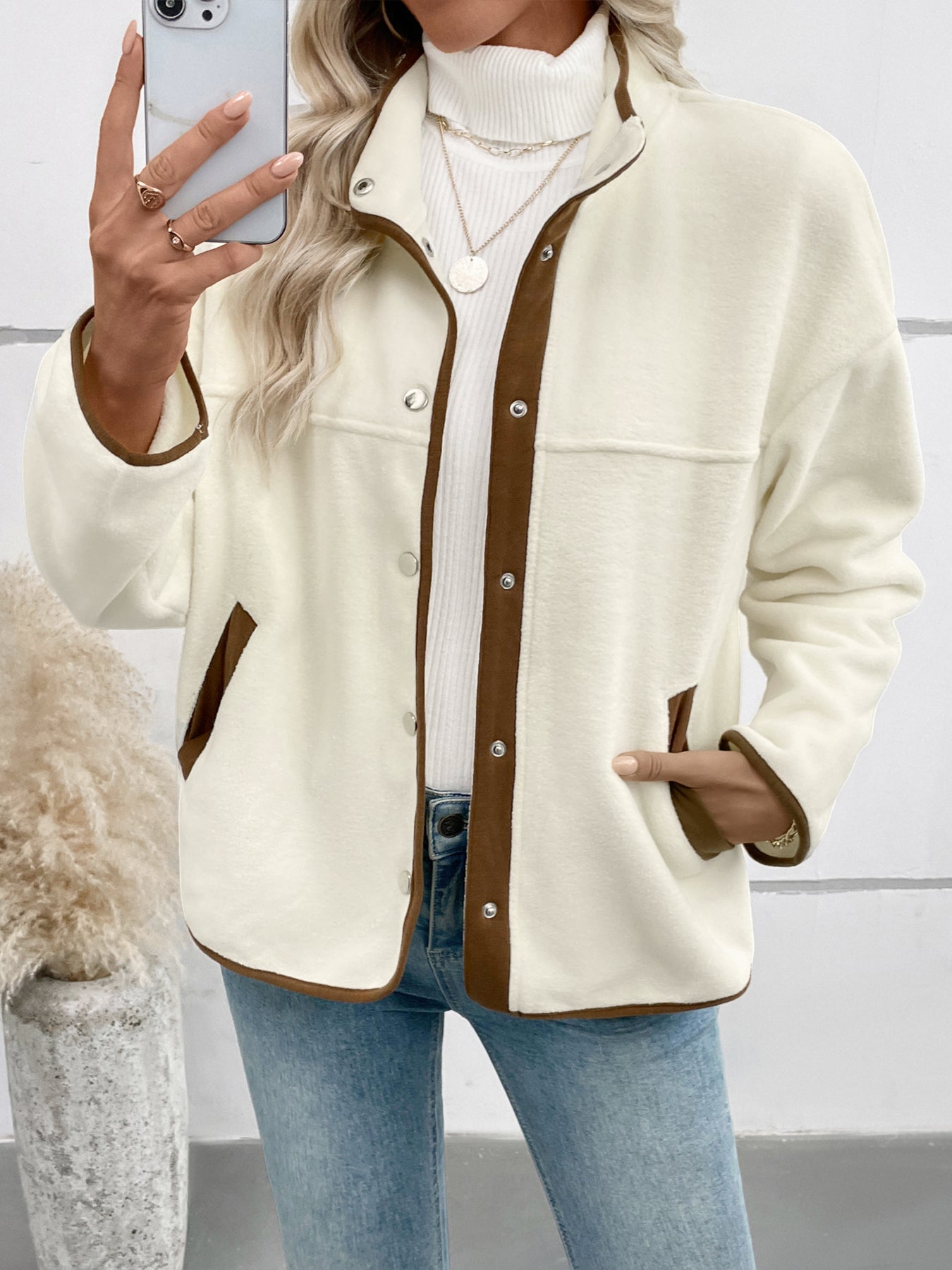 Cozy Contrast Trim Fleece Jacket