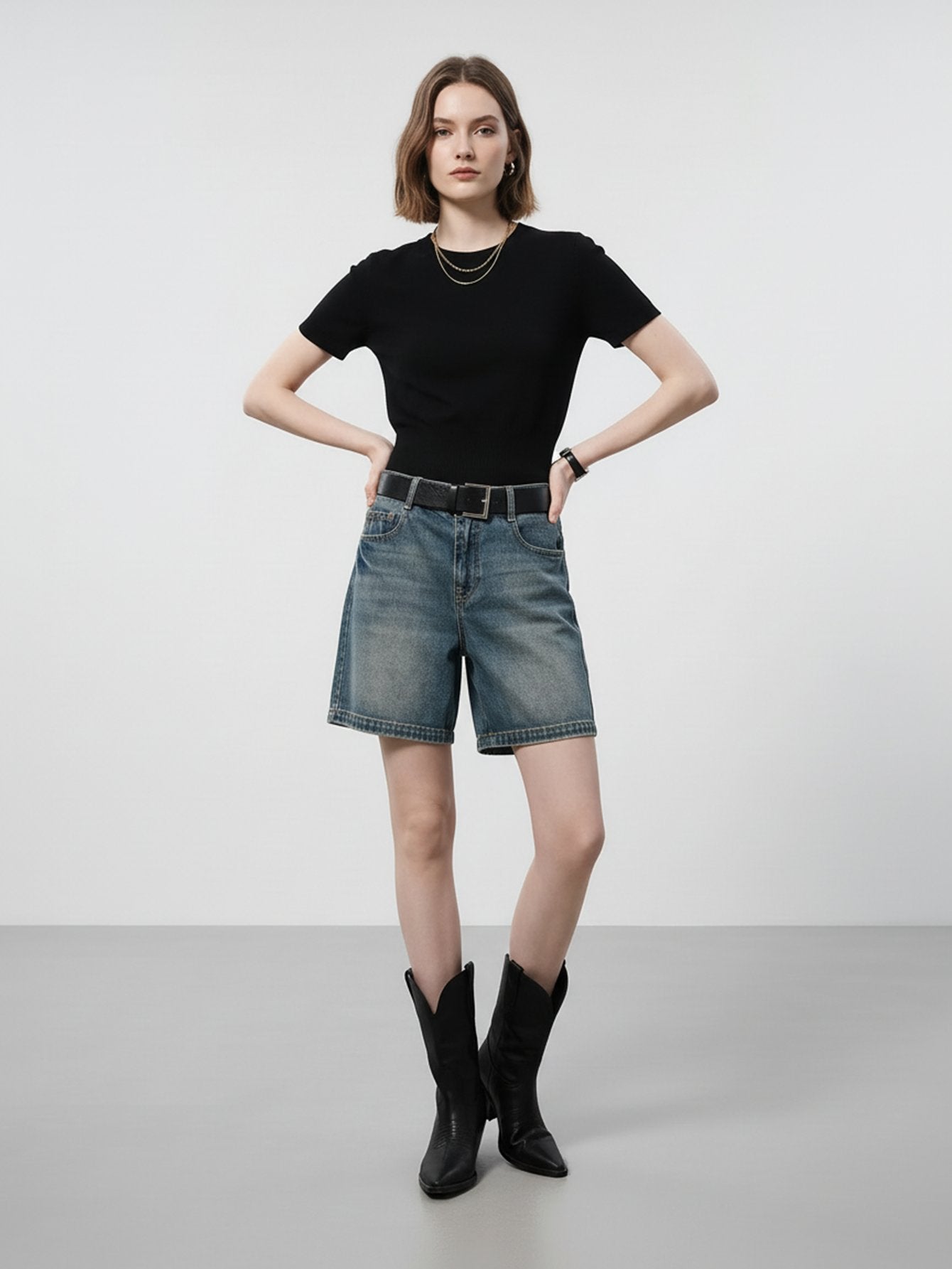 MO&Co. Loose Fit Denim Shorts
-Blue