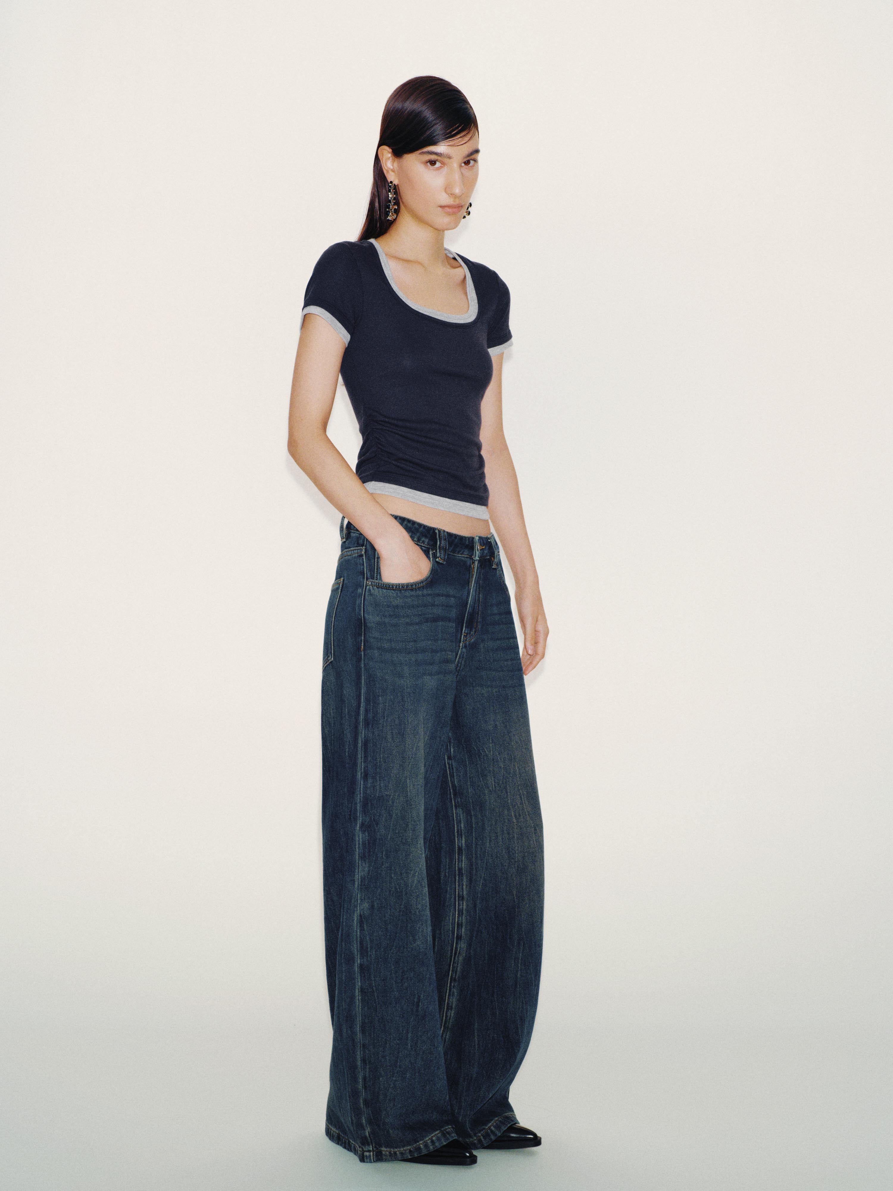 Urban Revivo Contrast Trim Scoop Neck Ruched T-Shirts