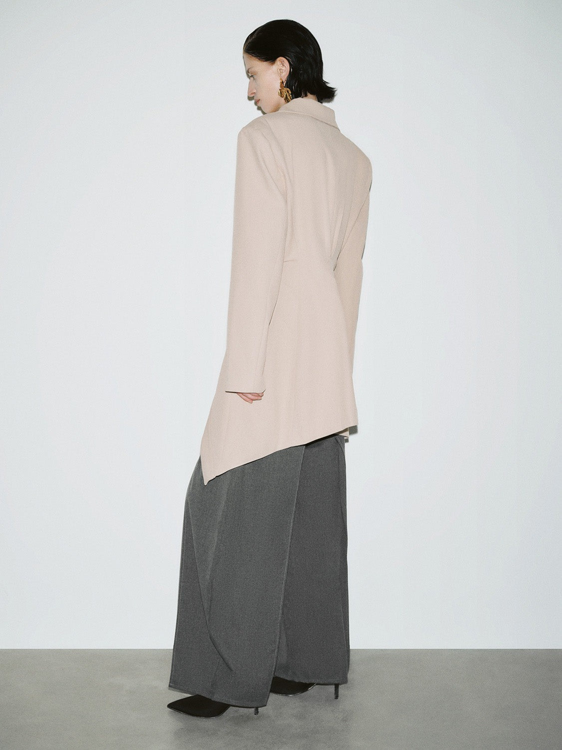 Urban Revivo Carrot Fit Pants-Dark Gray