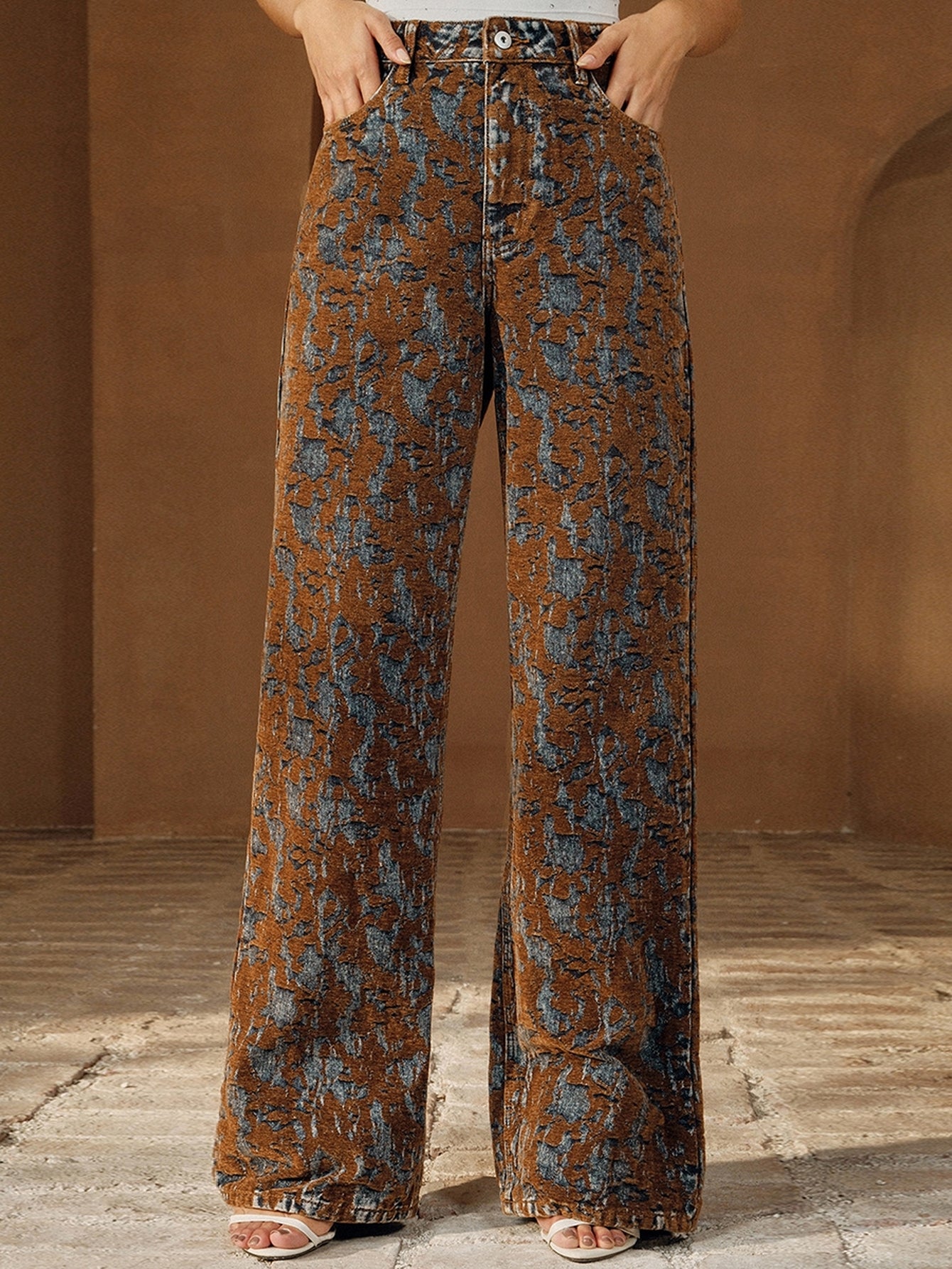 High Waisted Distressed Pattern Jeans
